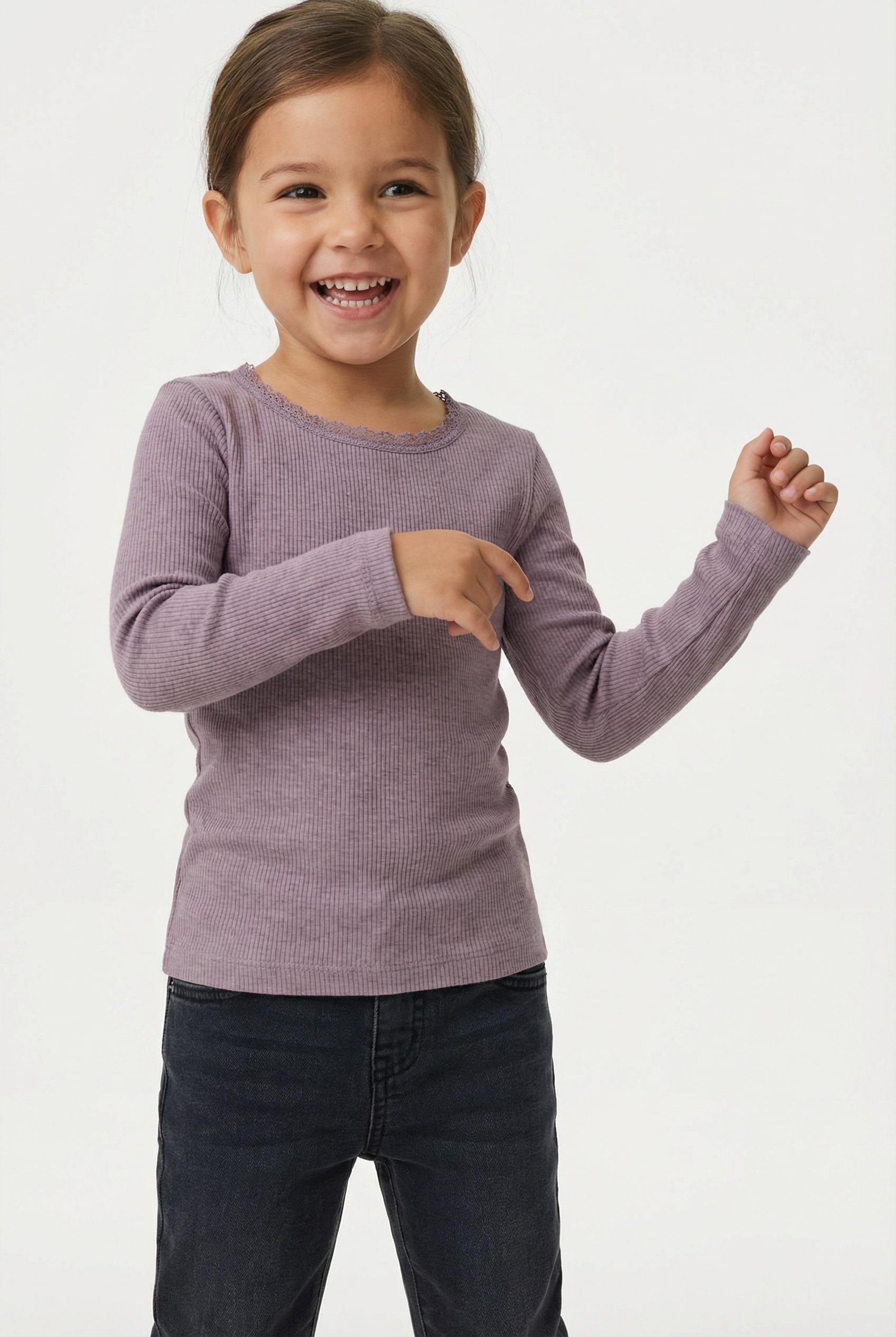 Name It Langarmshirt »NMFKAB LS TOP NOOS« in Feinripp und mit süsser Spitzenkante am Ausschnitt