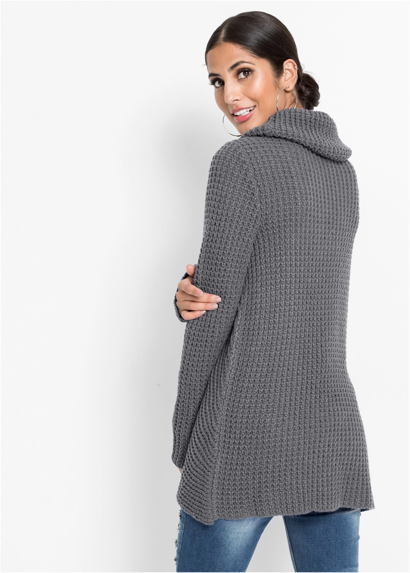 bonprix Pull en tricot »Grobstrick-Pullover« avec col roulé large à patte, effet superposé asymétrique
