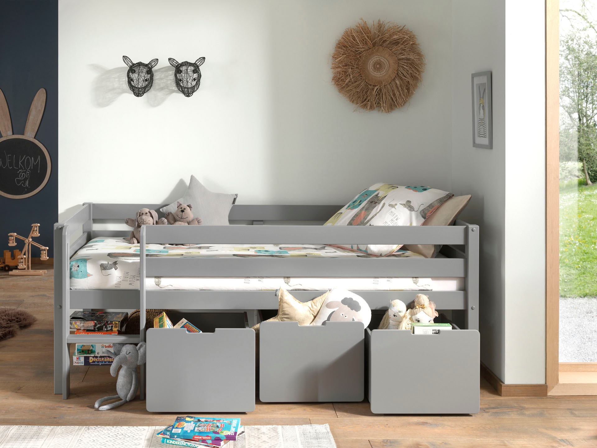 Vipack Spielbett »Pino, Kiefer massiv, mit Rolllattenrost, 3 Rollboxen, Made in Europe« B/H/T ca. 207,6x83x104,9cm, inkl. Leiter und Absturzschutz,  wahlweise mit oder ohne Hängeregal, 2 Farben zur Auswahl