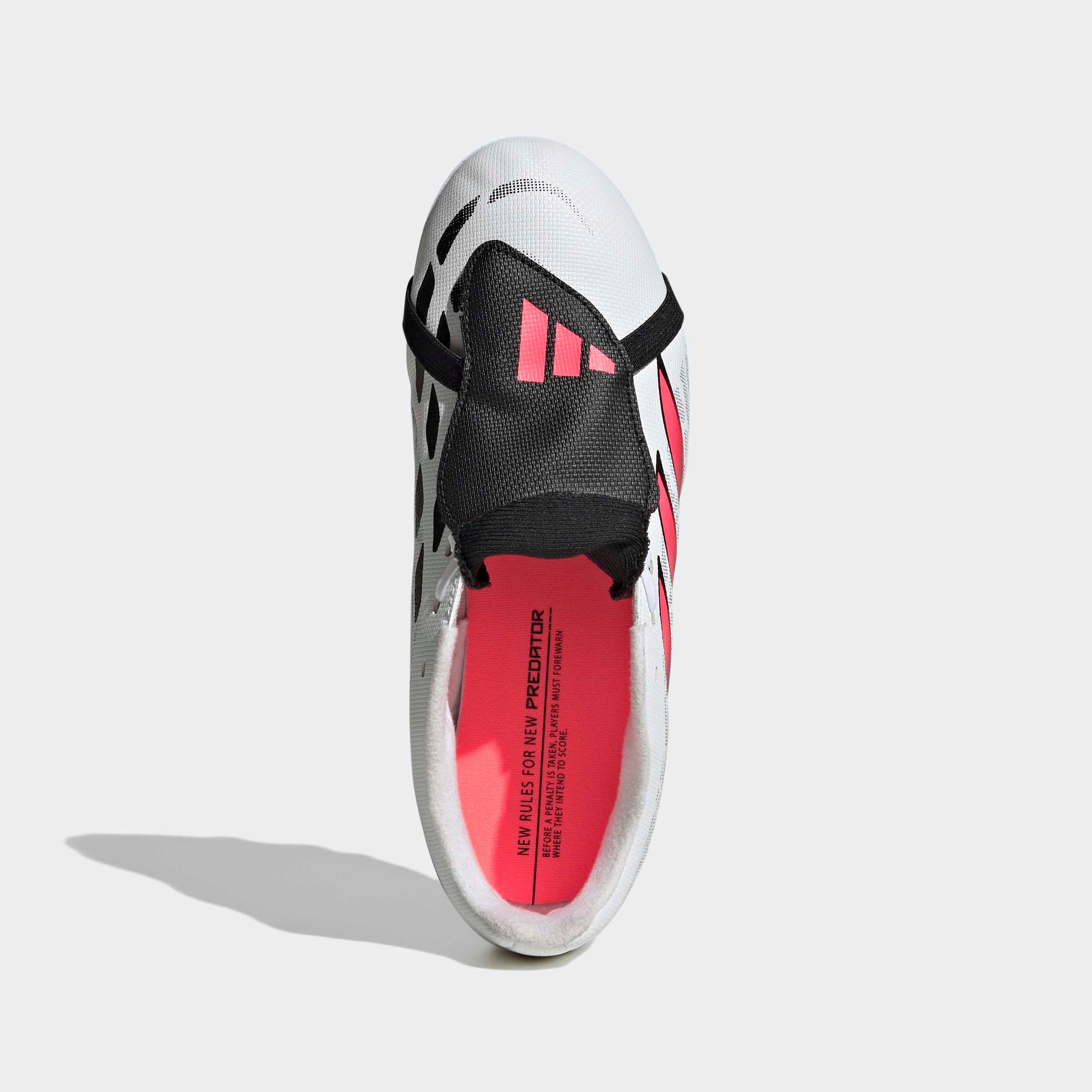 adidas Performance Chaussure de football »PREDATOR CLUB KIDS , FESTE BÖDEN/GEMISCHTE BÖDEN, UMSCHLAGBARE ZUNGE«  adapté à de nombreux types de sols, pour adolescents et enfants