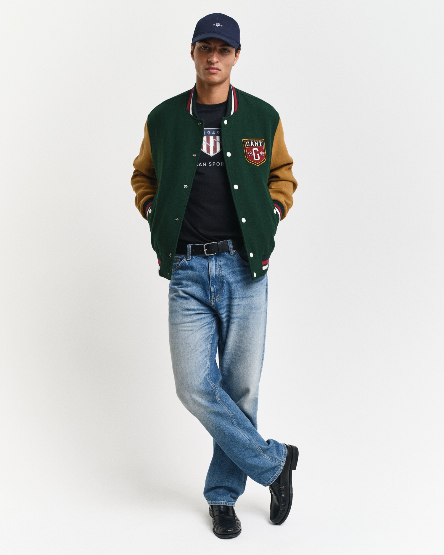 Gant T-shirt »REG ARCHIVE SHIELD SS T-SHIRT« avec impression logo sur la poitrine