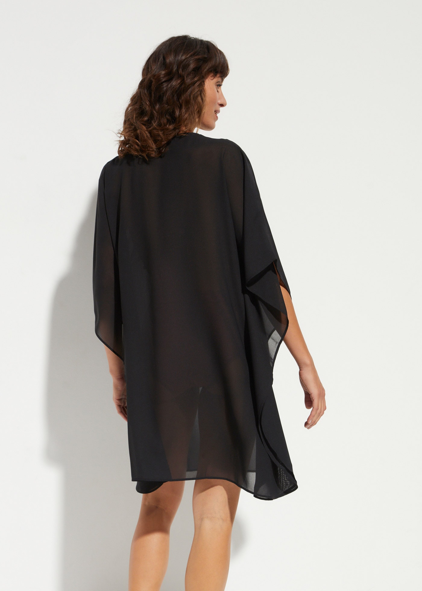 bonprix Robe tunique für warme Tage, aus Polyester, figurumspielende Passform