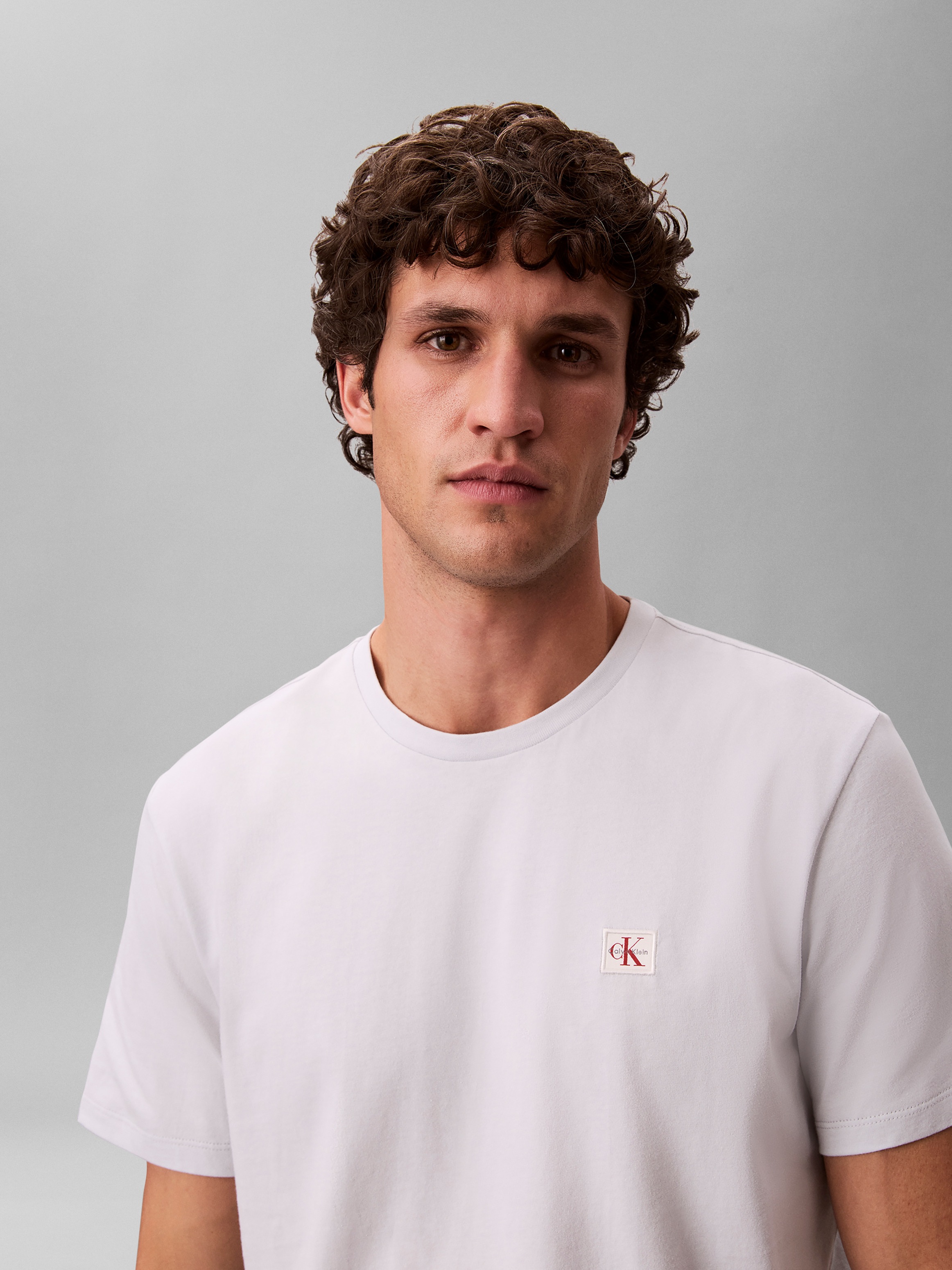 Calvin Klein T-Shirt »SS BADGE TEE 2 PACK« Packung, 2er-Pack, 2 Mit Rundhalsausschnitt