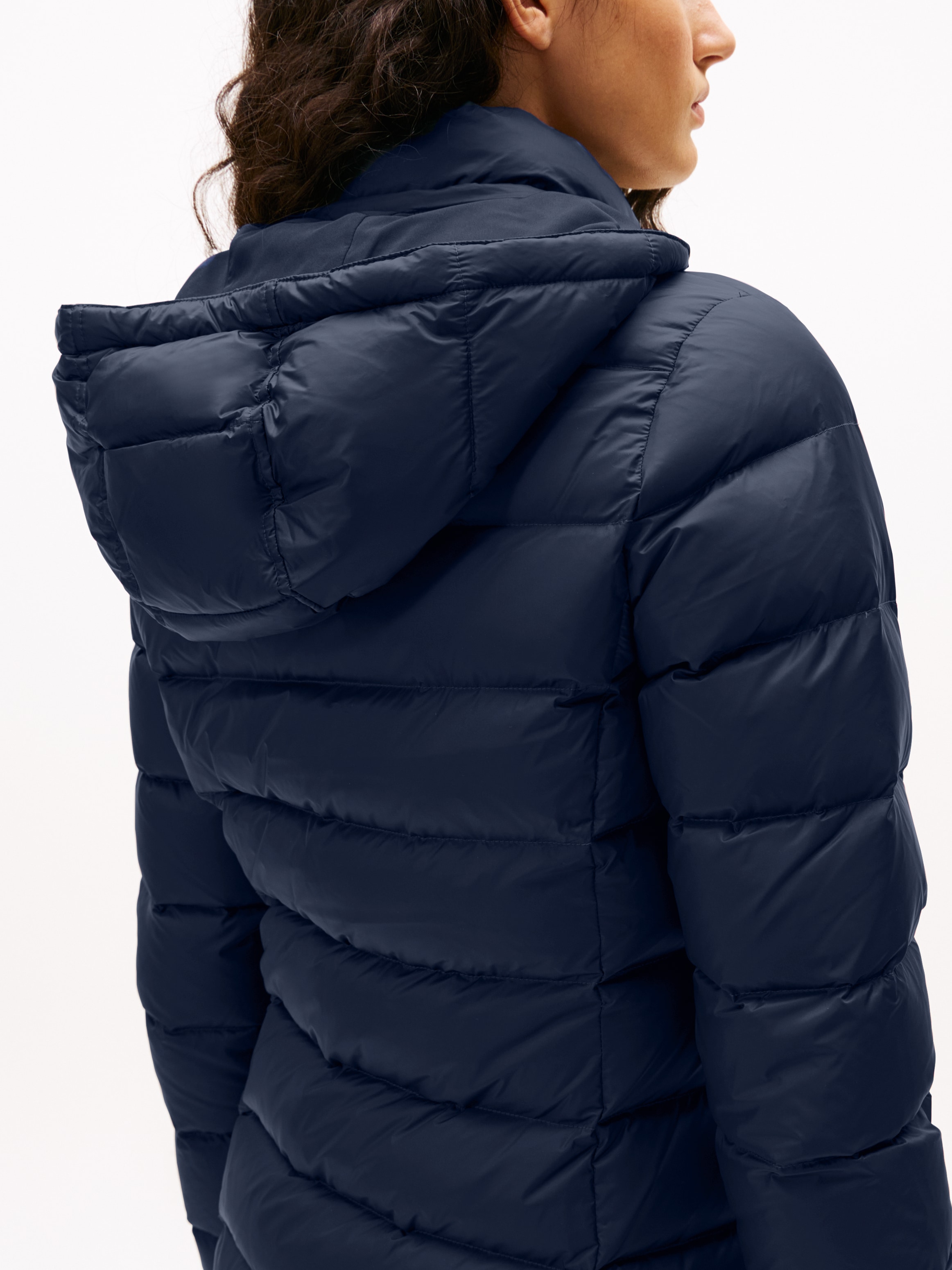 Tommy Jeans Steppmantel »TJW ESSENTIAL HOODED DOWN COAT« Kunstfaser