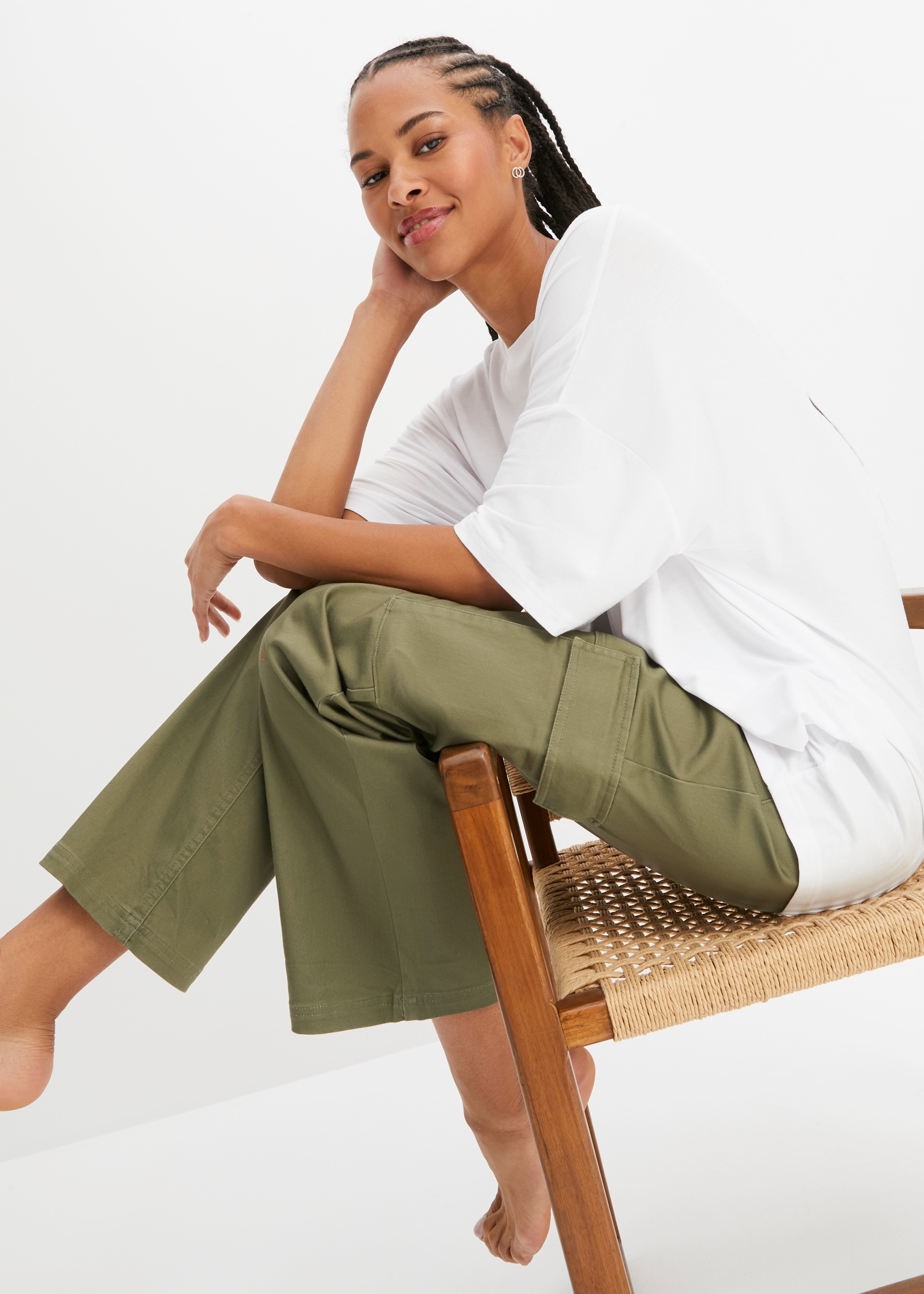 bonprix T-shirt oversize oversize Passform, Halbarm-Design, aus Viskose und Elasthan