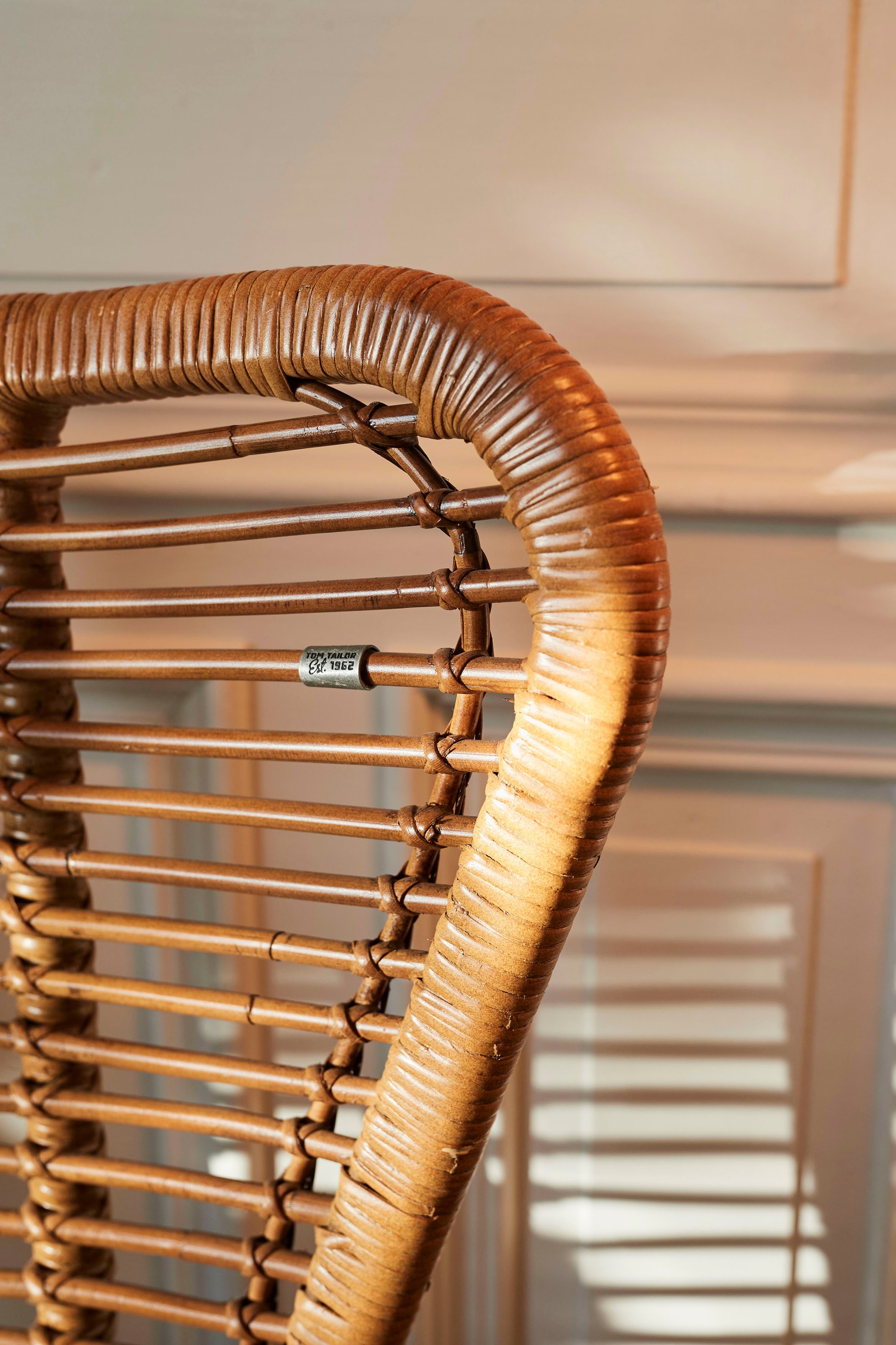 SIT Fauteuil »T-RATTAN ARMCHAIR« Rattanarmlehnstuhl mit Teakholzgestell und organischer Form