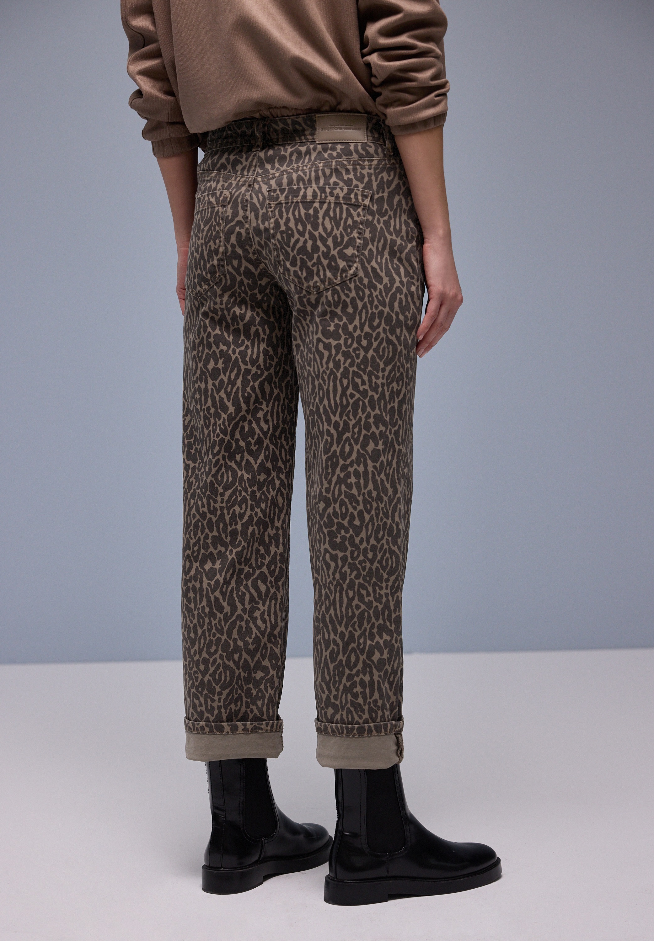 STREET ONE Jeans droit »Style Amalia« im Leo-Look