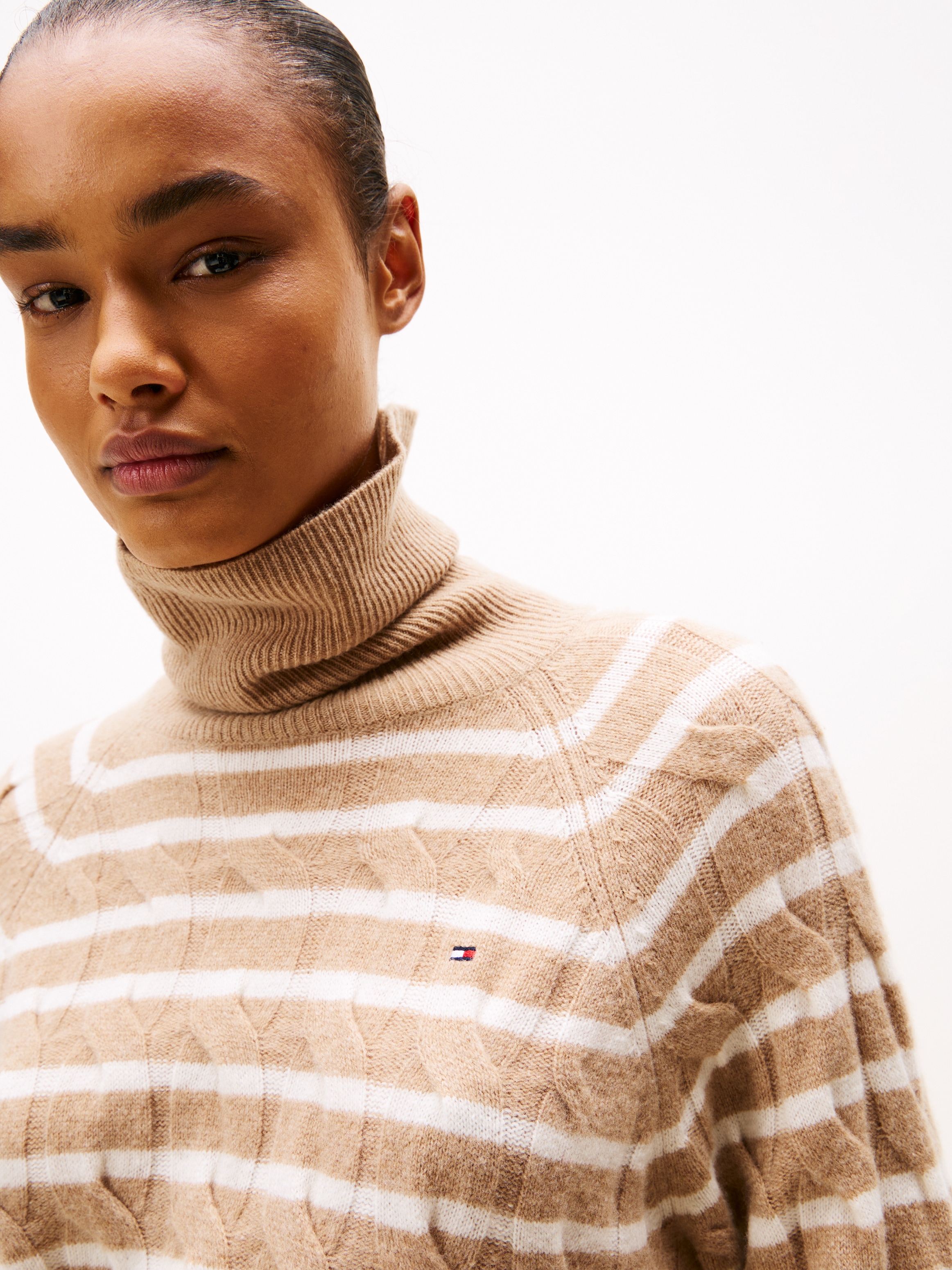 Tommy Hilfiger Pull à col roulé »SOFT WOOL CABLE ROLL-NK LS SWT« mit Zopfmuster, aus reiner Wolle