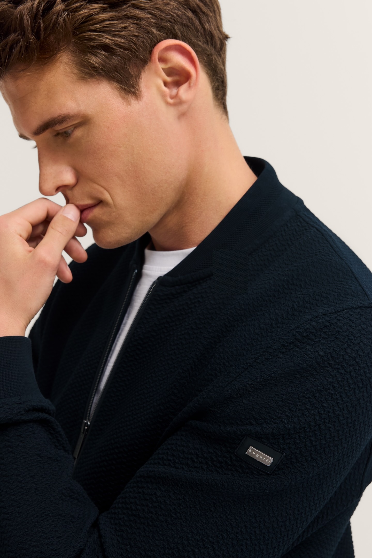 bugatti Veste sweat »Modern Fit« mit Collegekragen und Reissverschluss