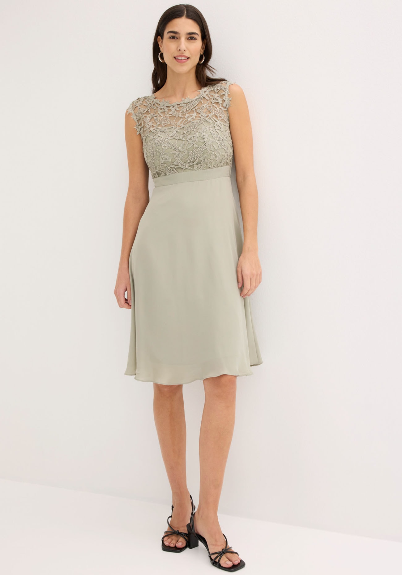 bonprix Minikleid »Minikleid mit Spitze« 1 tlg. für besondere Anlässe, aus Polyester, taillierte Passform