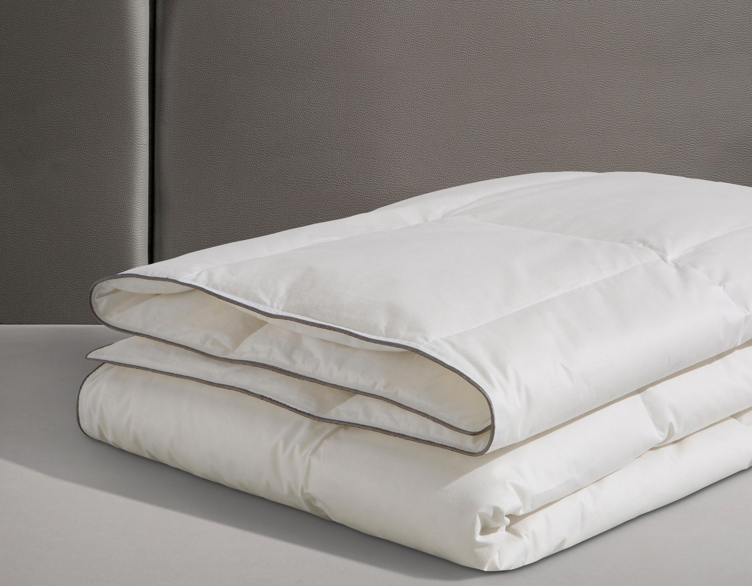 RIBECO Couette en duvet »Eve Bettdecke in 135x200 und 155x220cm und weiteren Grössen« léger Füllung 90 duvet 10 plumes 1 cuis tlg. meilleure vente, duvet et plumes, couette en duvet, couette en plumes, fabriqué en Allemagne