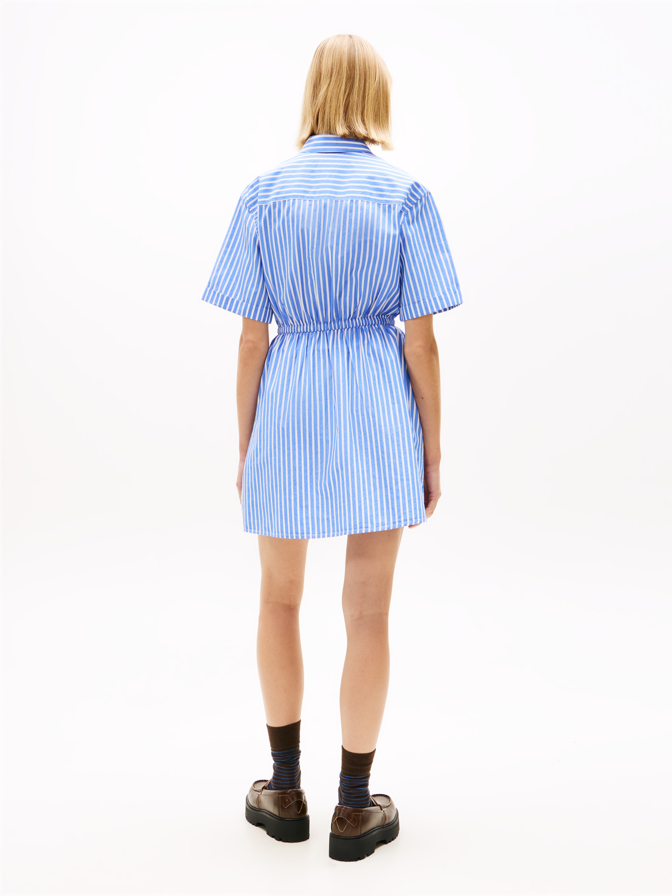 Tommy Jeans Robe chemisier »TJW MINI STRIPE SHIRT DRESS« Poches pour les mains avec ceinture à nouer à la taille, coupe décontractée