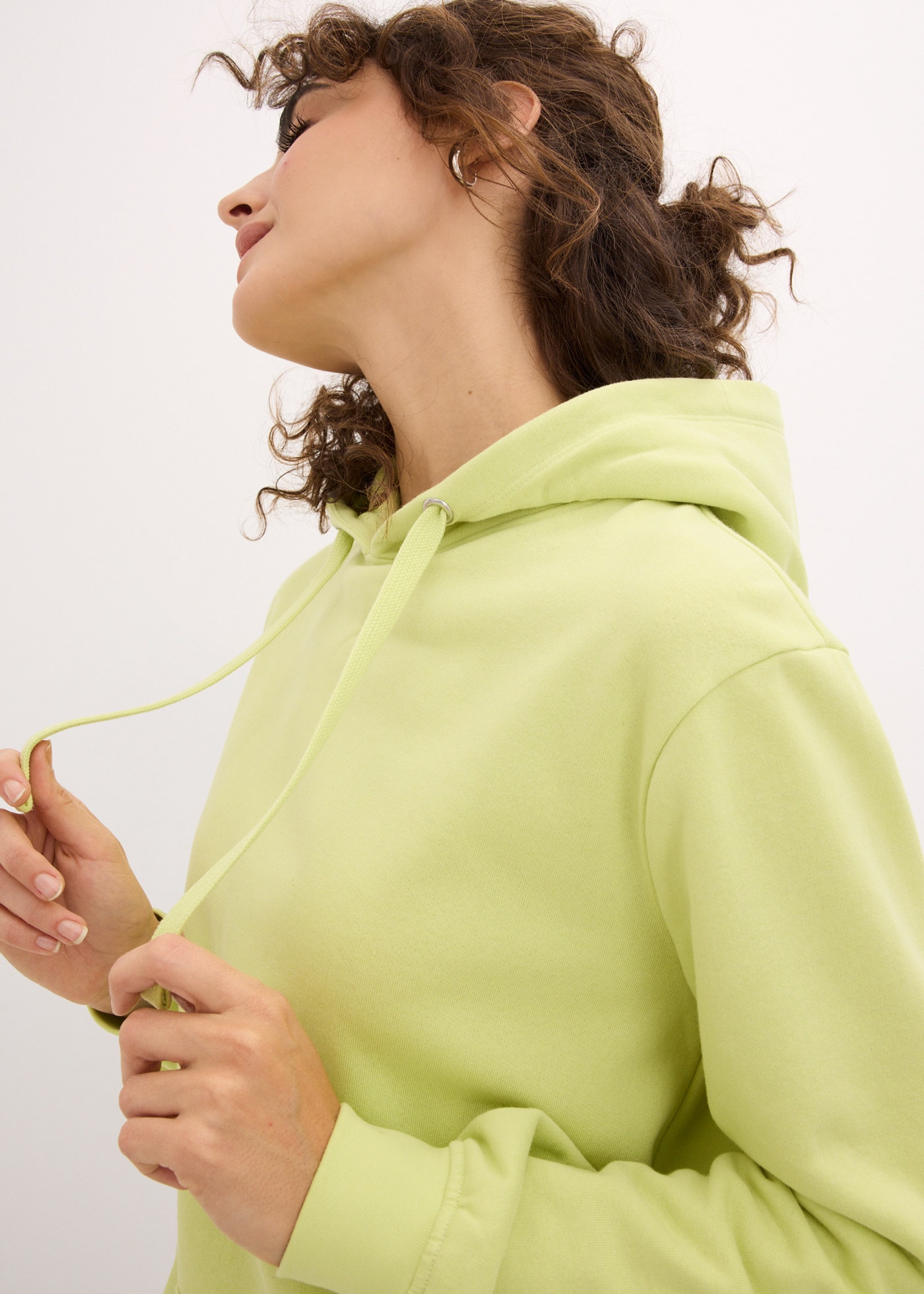 bonprix Hoodie »Hoodie«, lockere Passform, aus Baumwollmischung, mit Kängurutasche
