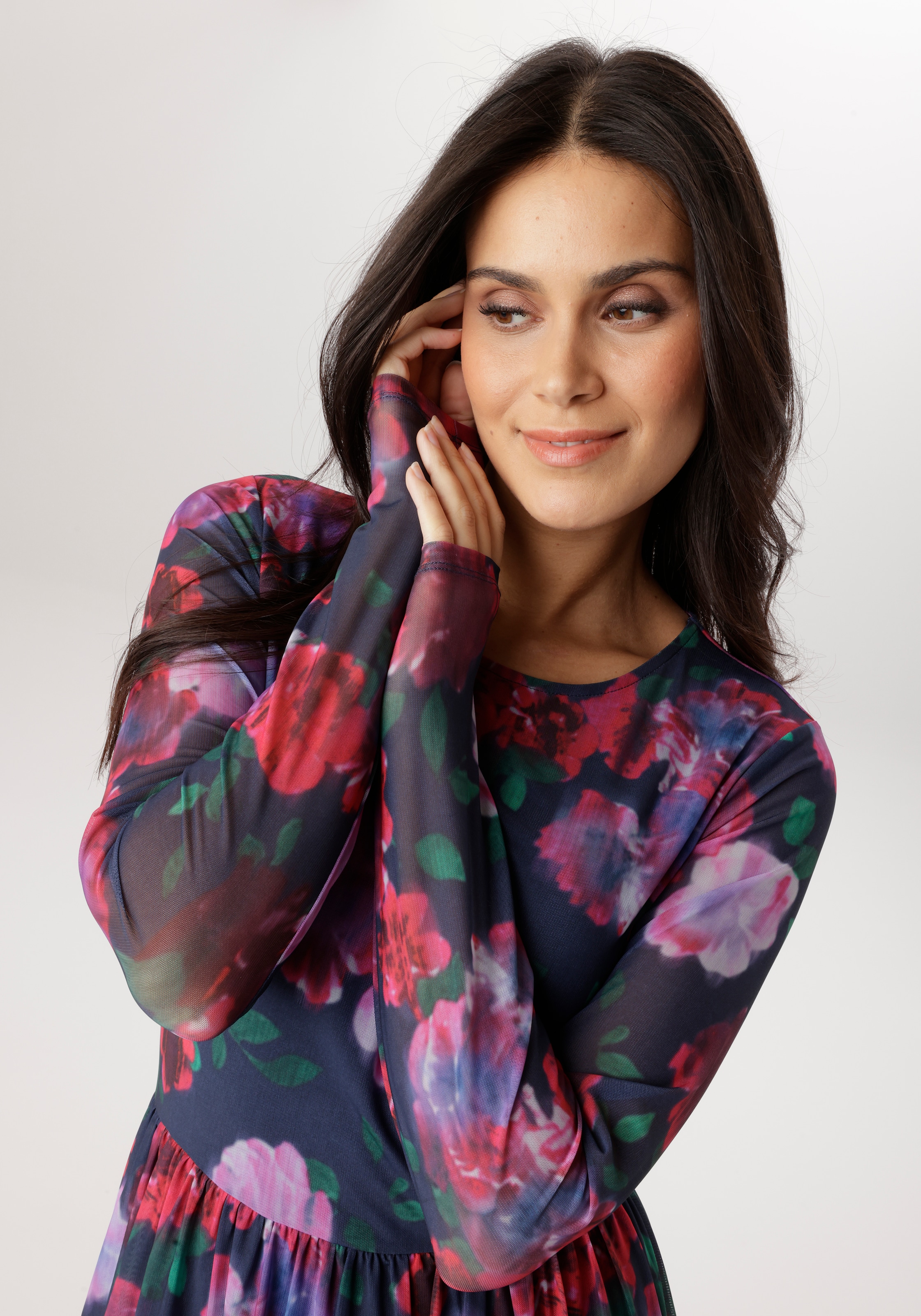 Aniston SELECTED Robe midi in Mesh-Qualität und floralem Batik-Musterung - NEUE KOLLEKTION