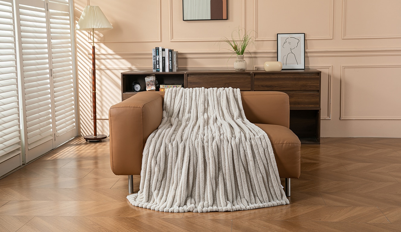 GOODproduct Couverture d'intérieur »Milara Premium, hochwertige Qualität, flauschige Tagesdecke« couverture d'ameublement haut de gamme et moelleuse, couvre-lit, premium 350g/m²