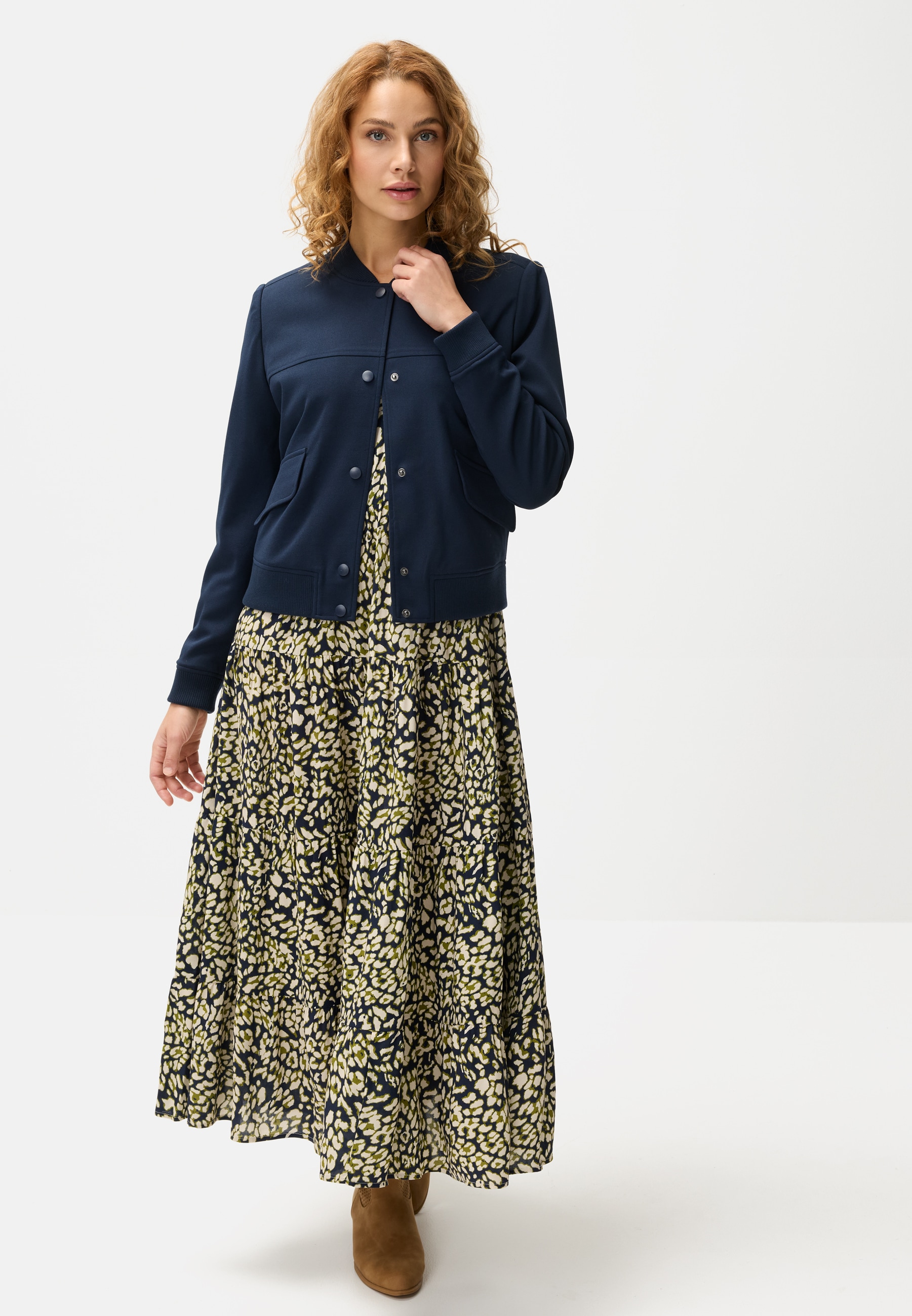 LASCANA Veste bomber »mit Druckknöpfen und Rippstrickbündchen« veste courte légère, veste de mi-saison décontractée, sportive et chic