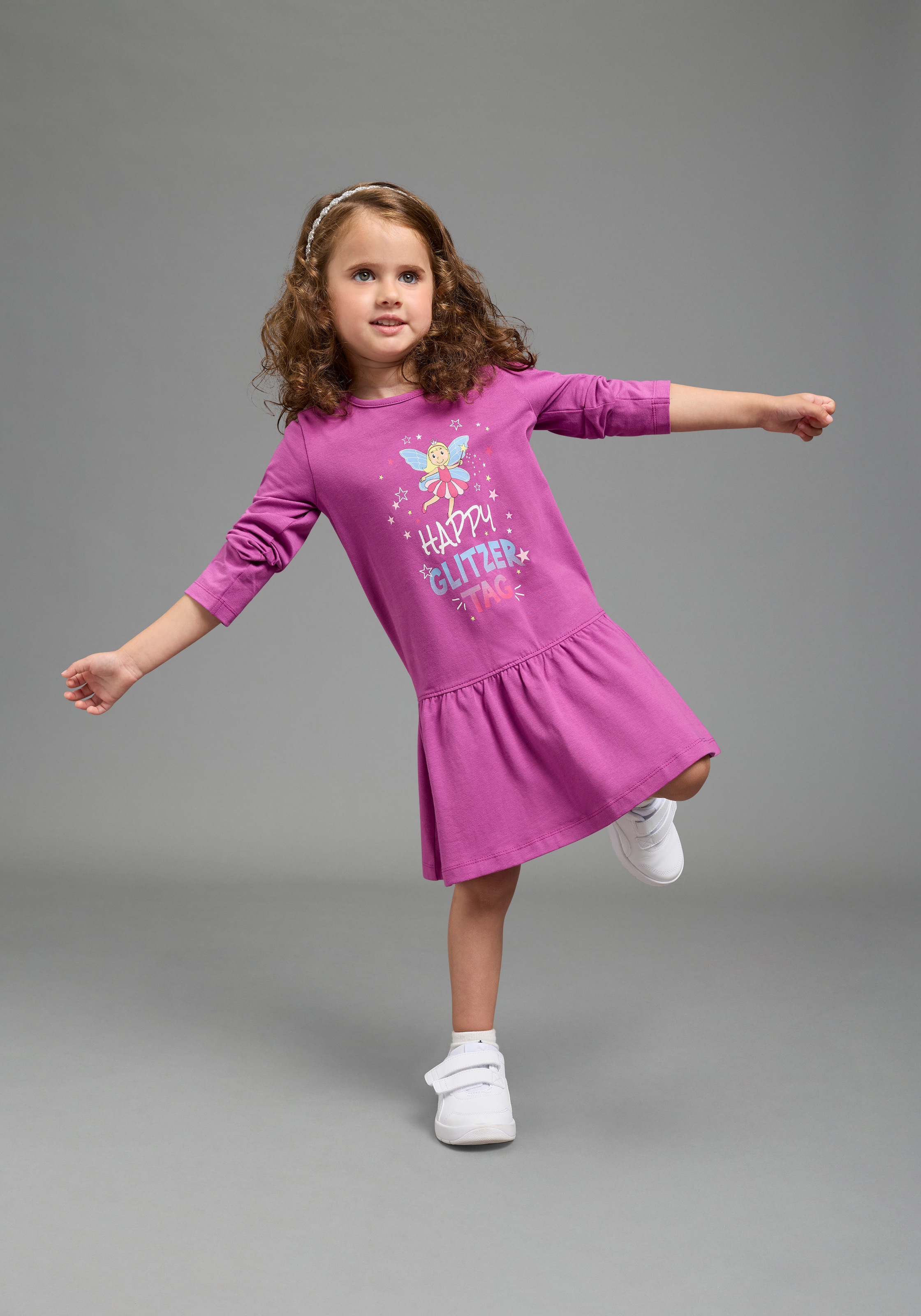 KIDSWORLD Robe en jersey »HAPPY GLITZER TAG« longueur au-dessus du genou, look ludique, en mélange de coton