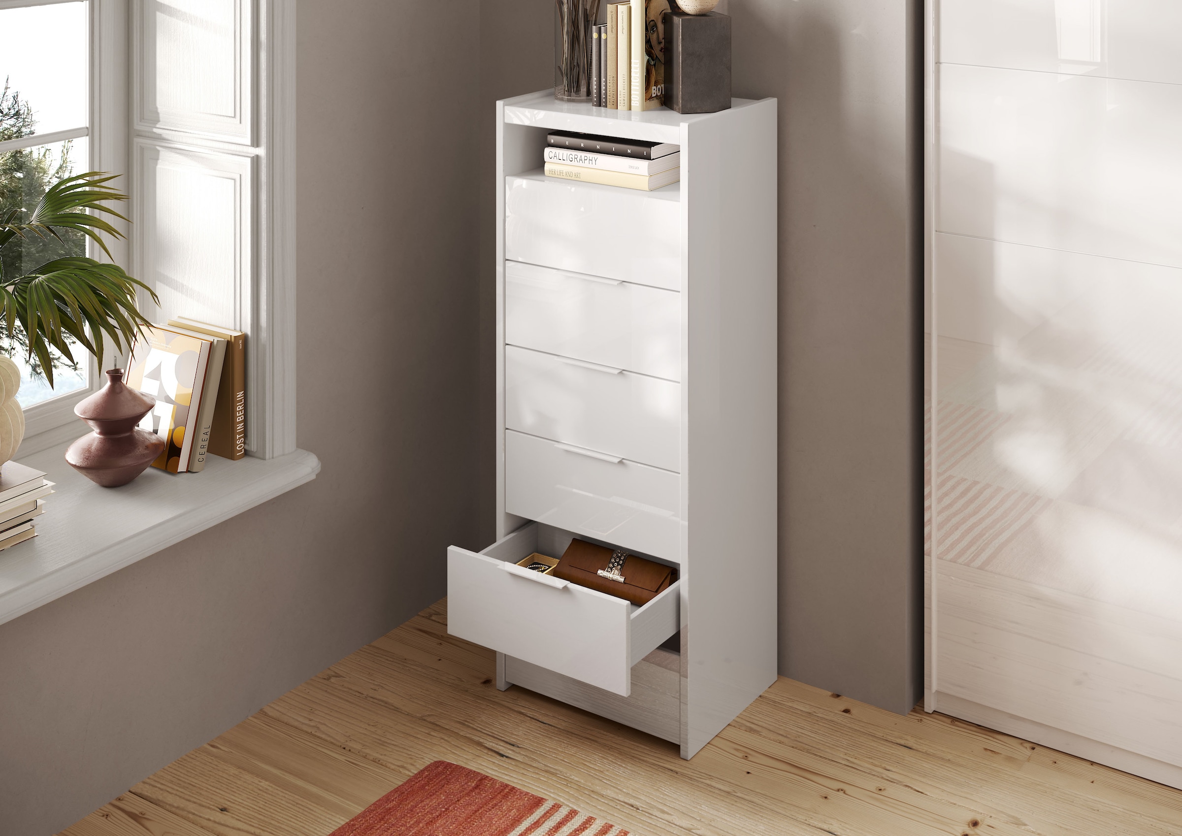 INOSIGN Commode »Malmo, Schubkastenkommode B/T/H 52/40/135 cm, mit 6 Schubkästen,« offene Ablage, Top 22 mm stark, Metallgriff, Weiss Hochglanz Lack