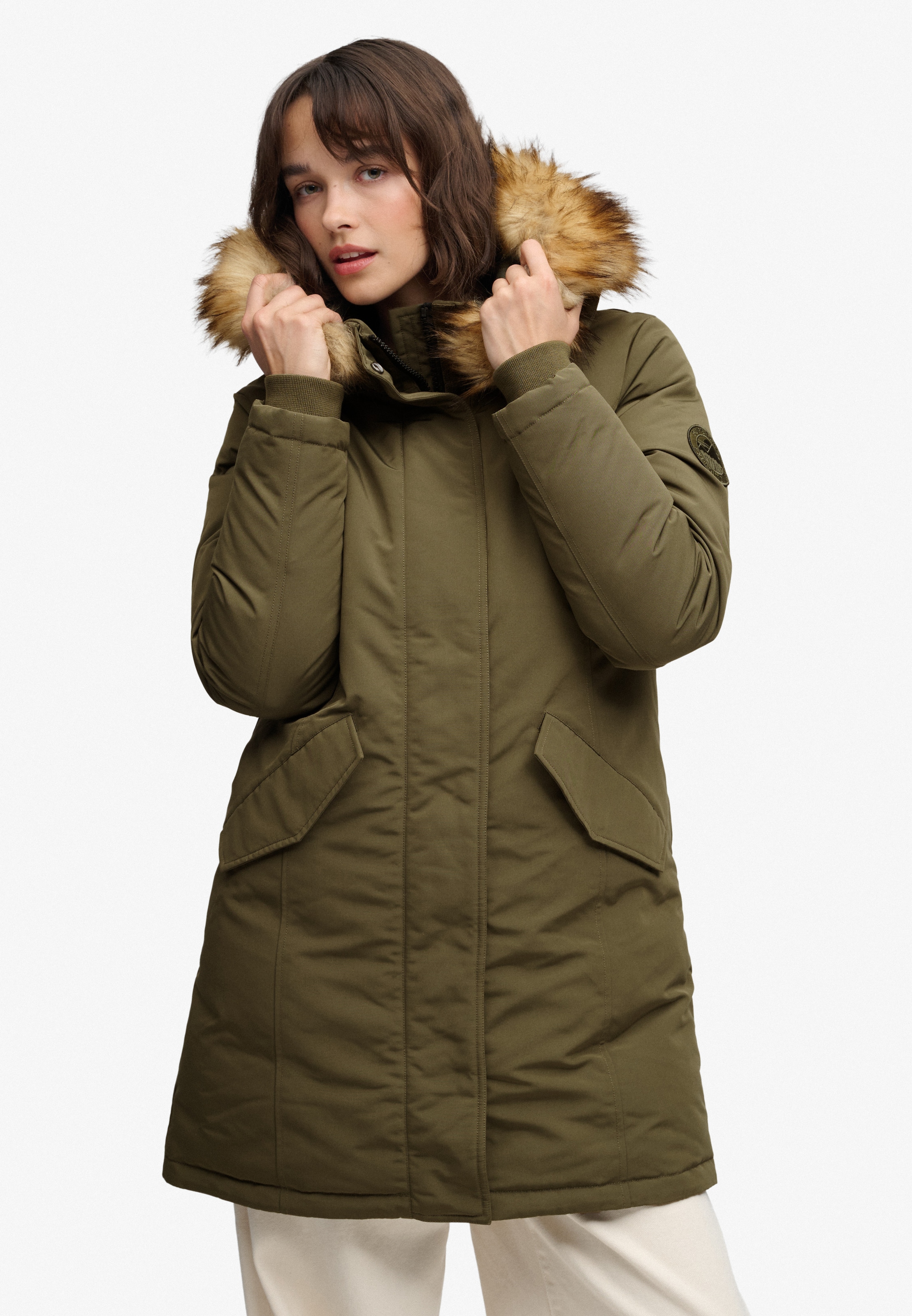 Superdry Parka »HOODED EVEREST PARKA JACKET« avec capuche fibre synthétique, coupe décontractée