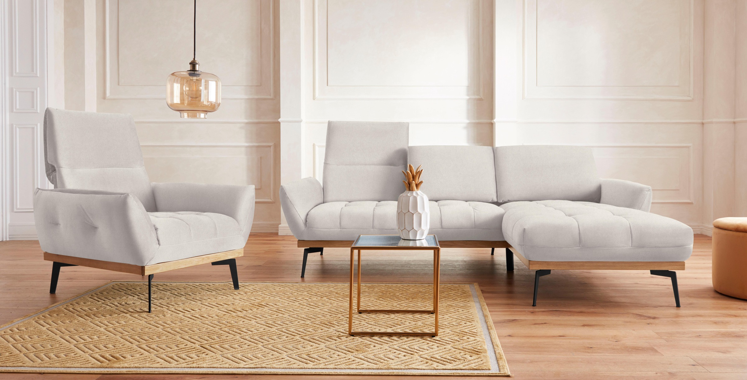 exxpo - sofa fashion Canapé d'angle »Palic, inkl. Rückenverstellung, bequem, elegant, Breite 245cm, L-Form« vom Sofa zum Hochlehner. Hohe Füsse und Holzblende als Designmerkmal