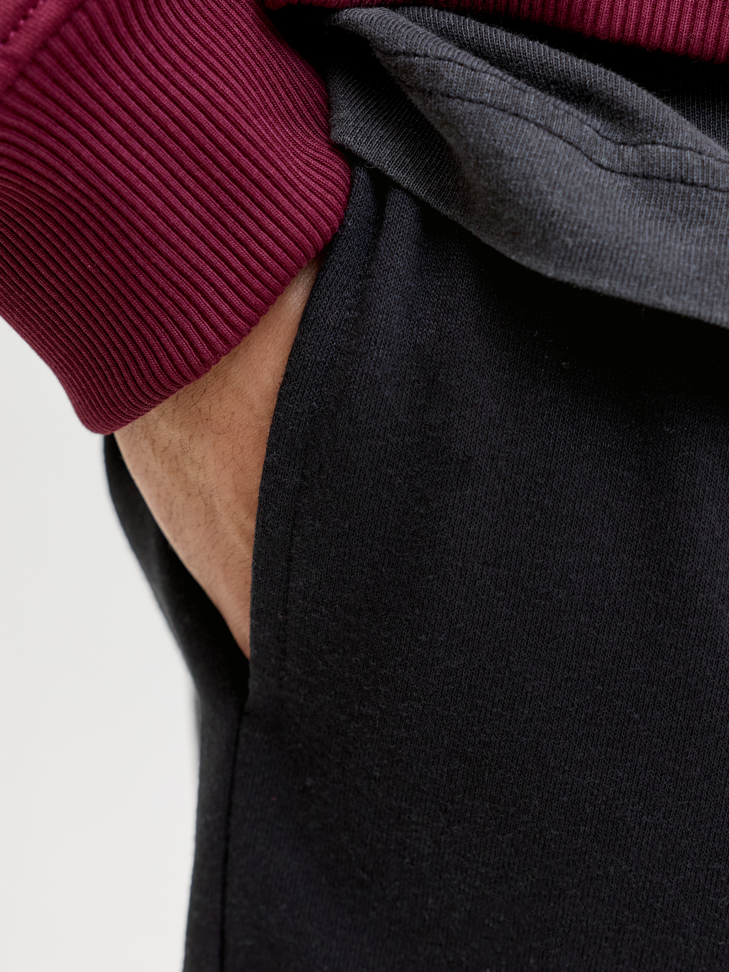 Jack & Jones Sweatshorts »JPSTKARL BRADLEY PINTUCK SHORT STYD SS26«  mélange de matériaux, coupe décontractée