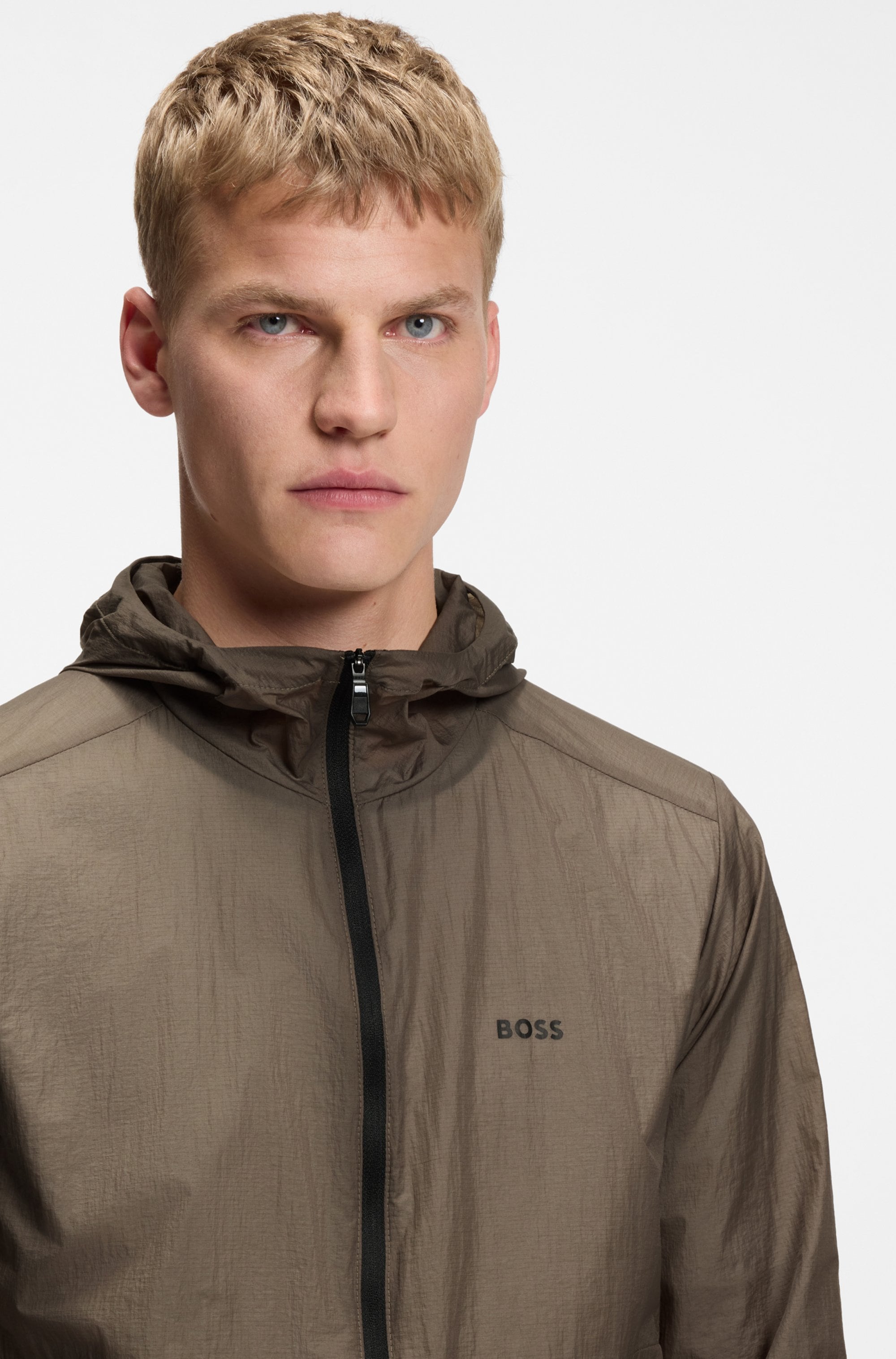 BOSS GREEN Coupe-vent »Airynix JT« avec capuche Qualité estivale, coupe régulière, capuche