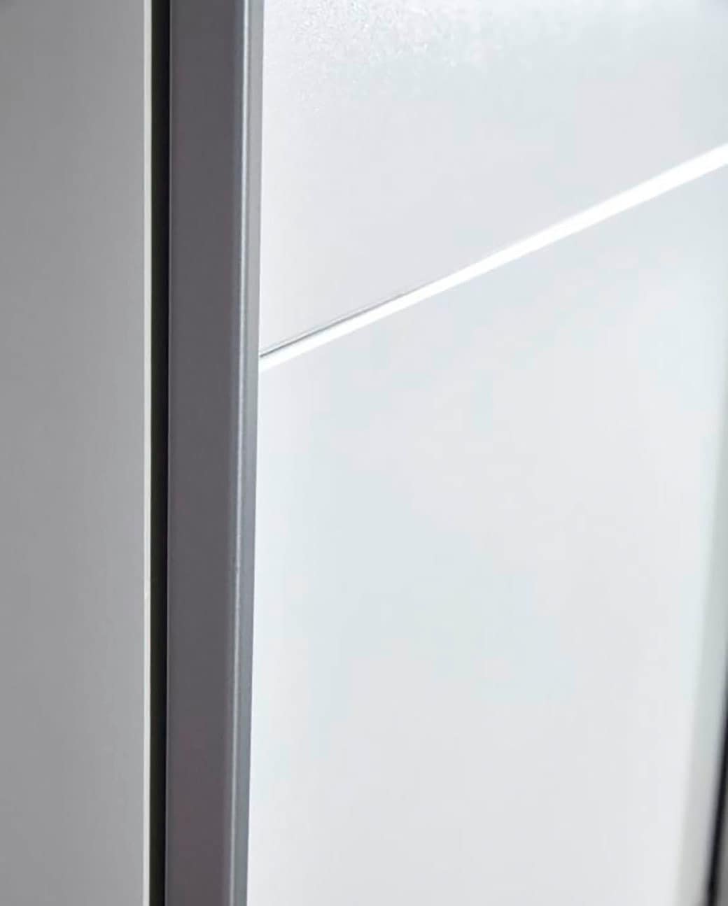 GOODproduct Schwebetürenschrank »Kleiderschrank Schrank Garderobe Schlafzimmerschrank THANOS« 3 verschiedene Ausstattungen BASIC/CLASSIC/PREMIUM (inkl. SOFT-CLOSE),  Optional mit Spiegel, Metall-Griffleisten alufarben MADE IN GERMANY