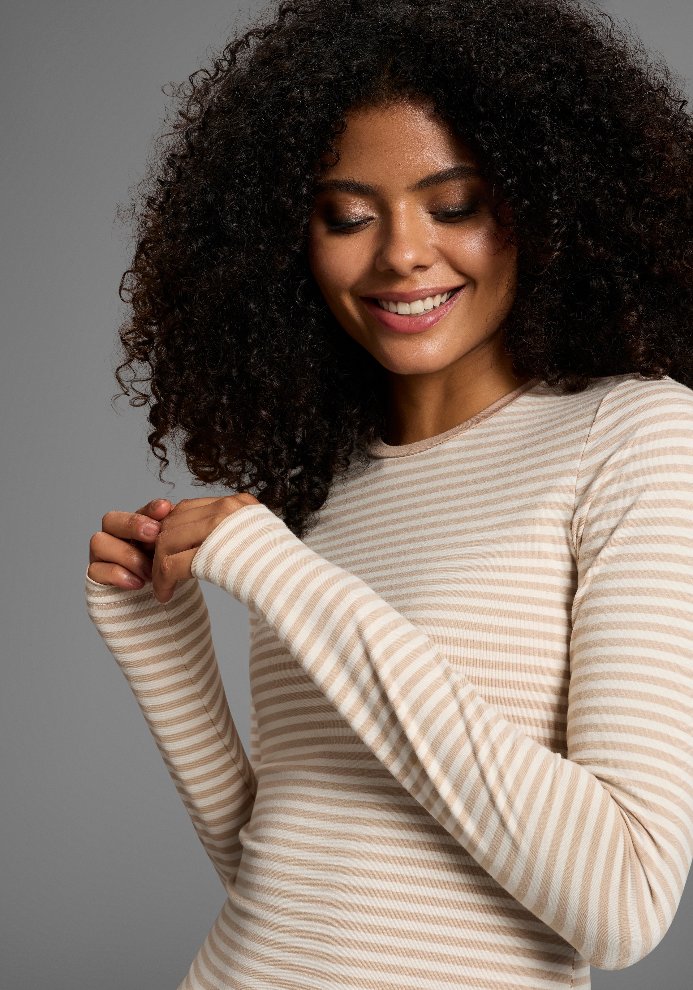 Flashlights T-shirt à manches longues hüftlange Schnittform, mit Rundhalsausschnitt, gestreifte Optik