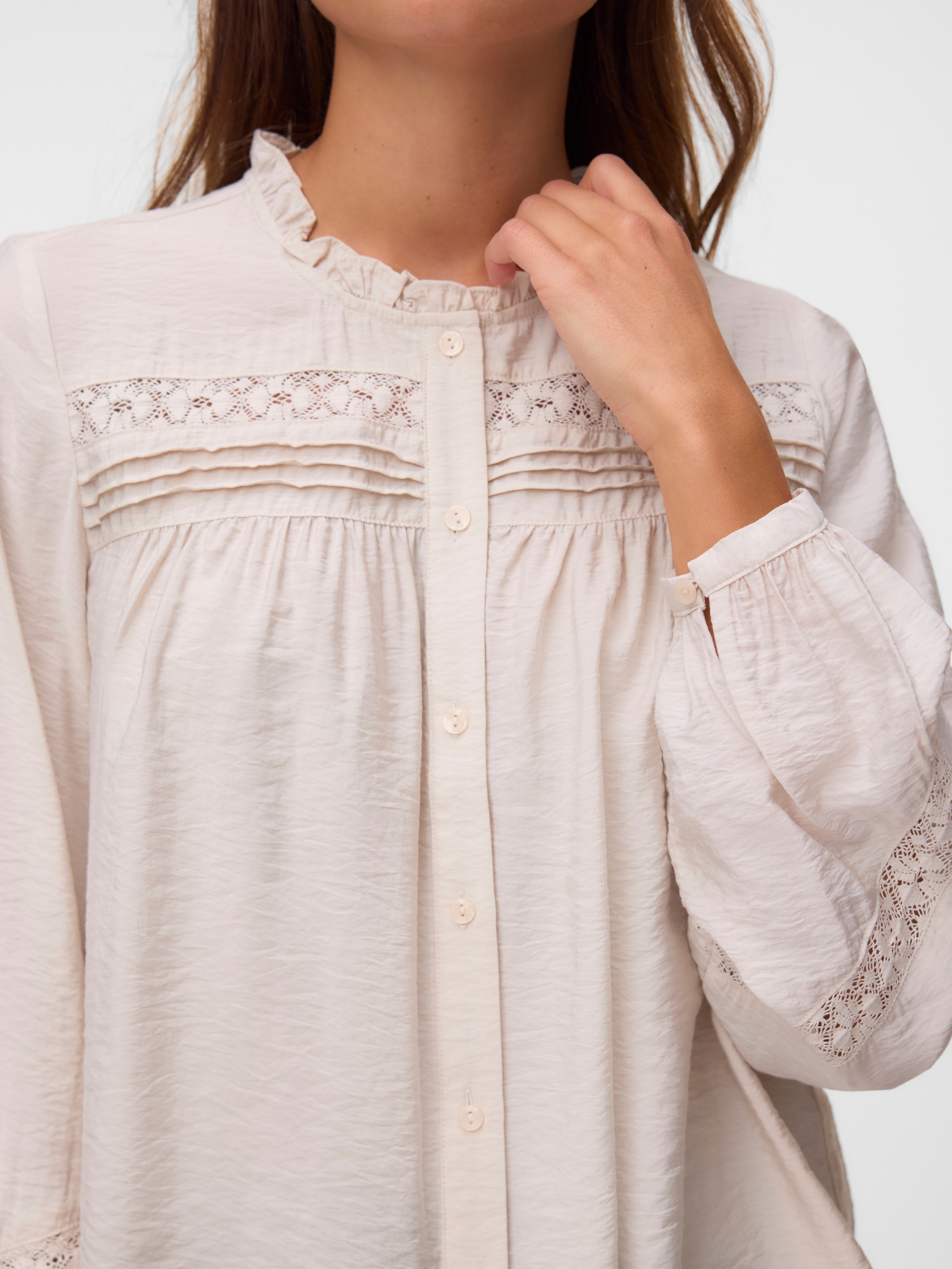 Vero Moda Blouse à manches longues »VMCASEY LS LACE SHIRT WVN NOOS« mélange viscose, coupe régulière