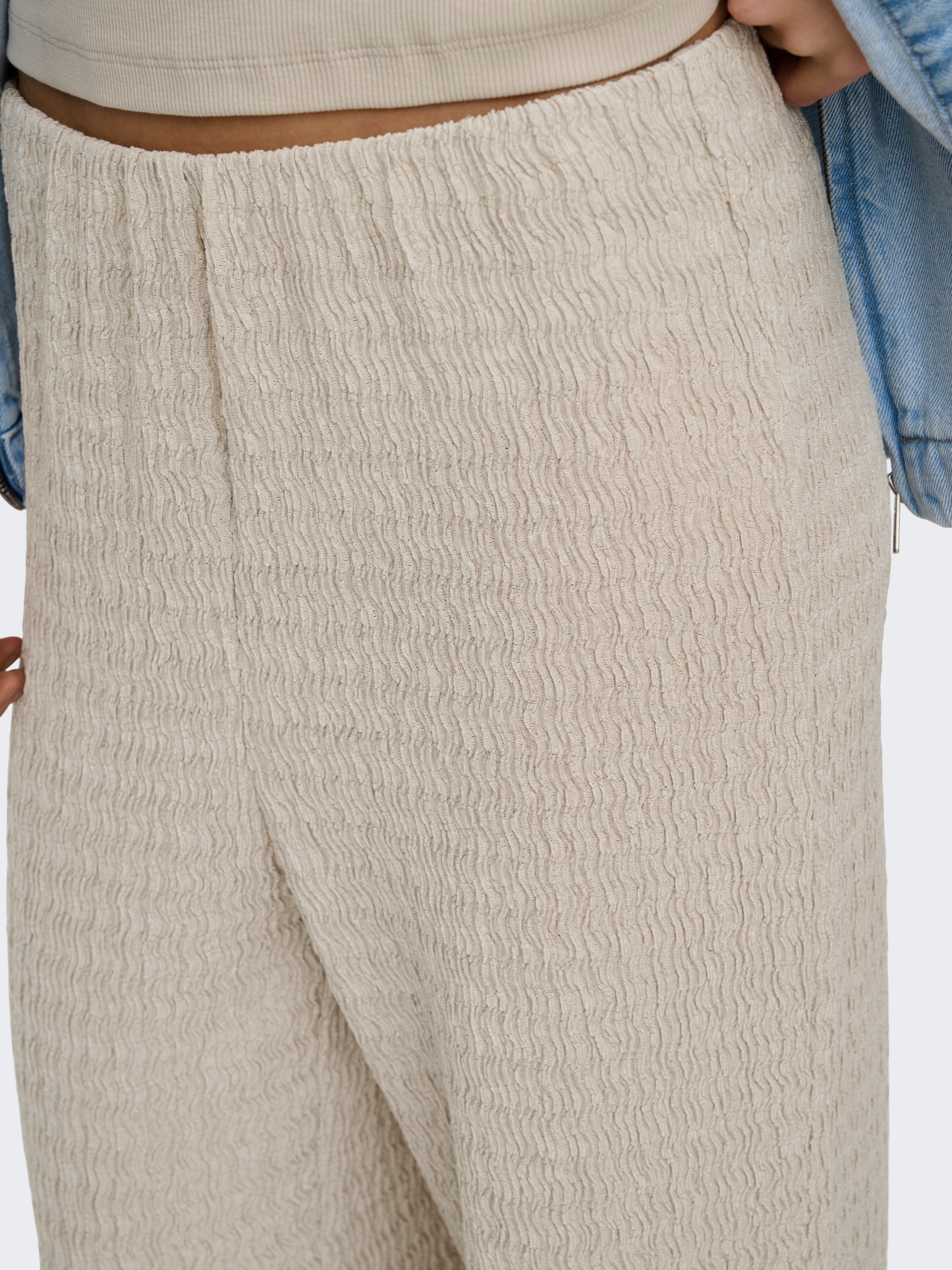 ONLY Pantalon à enfiler »ONLILSE PANT STRUCTURE JRS NOOS«  fibre synthétique, coupe régulière