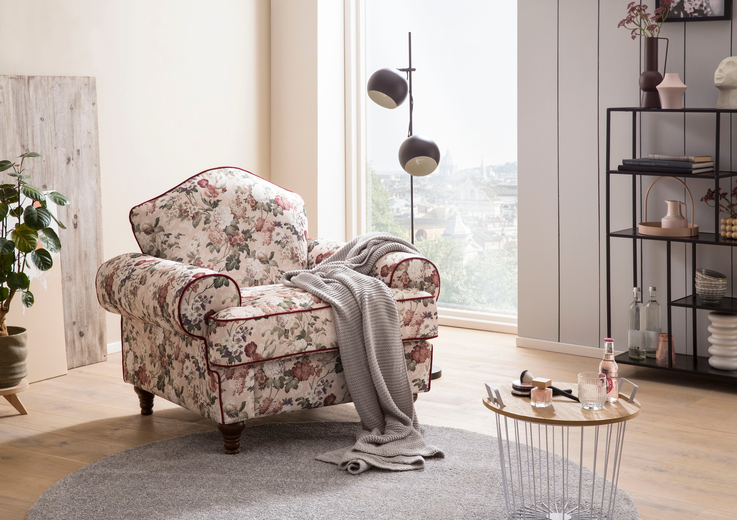 Home affaire Fauteuil »LUCIENNE« mit gedrechselten Füssen aus Holz