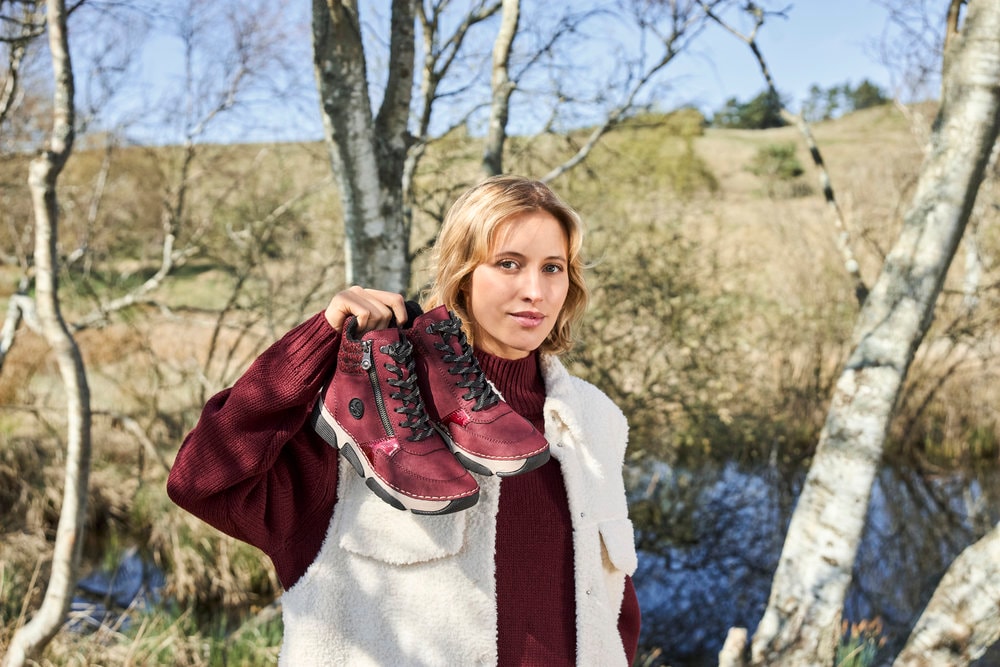Rieker Bottes d'hiver  Bottines à lacets, boots à lacets avec garniture textile au bord du col