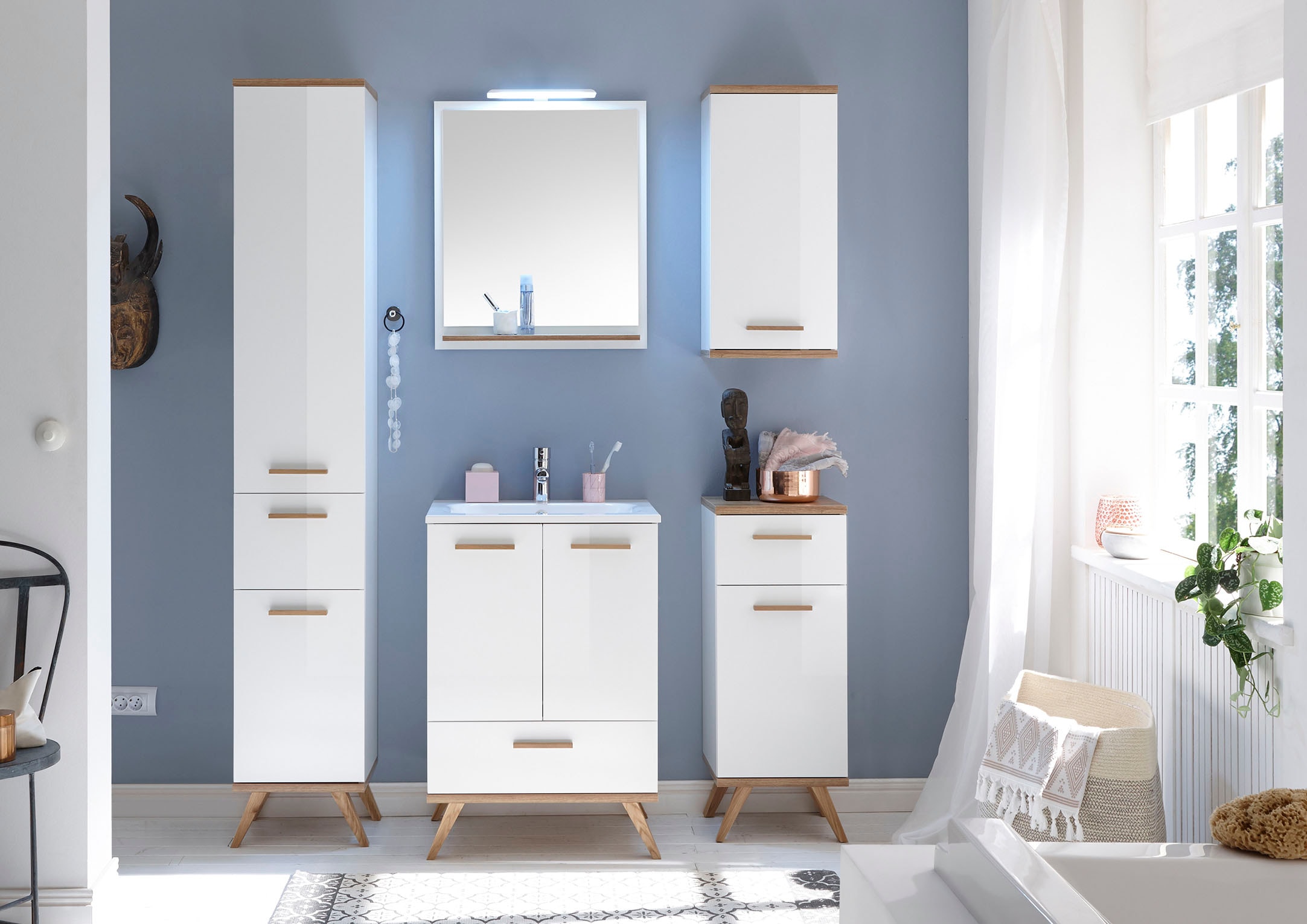 Saphir Badspiegel »Quickset 923 Spiegel 60 cm breit mit Ablage« Flächenspiegel Weiss Glanz, Riviera Eiche quer Nachbildung