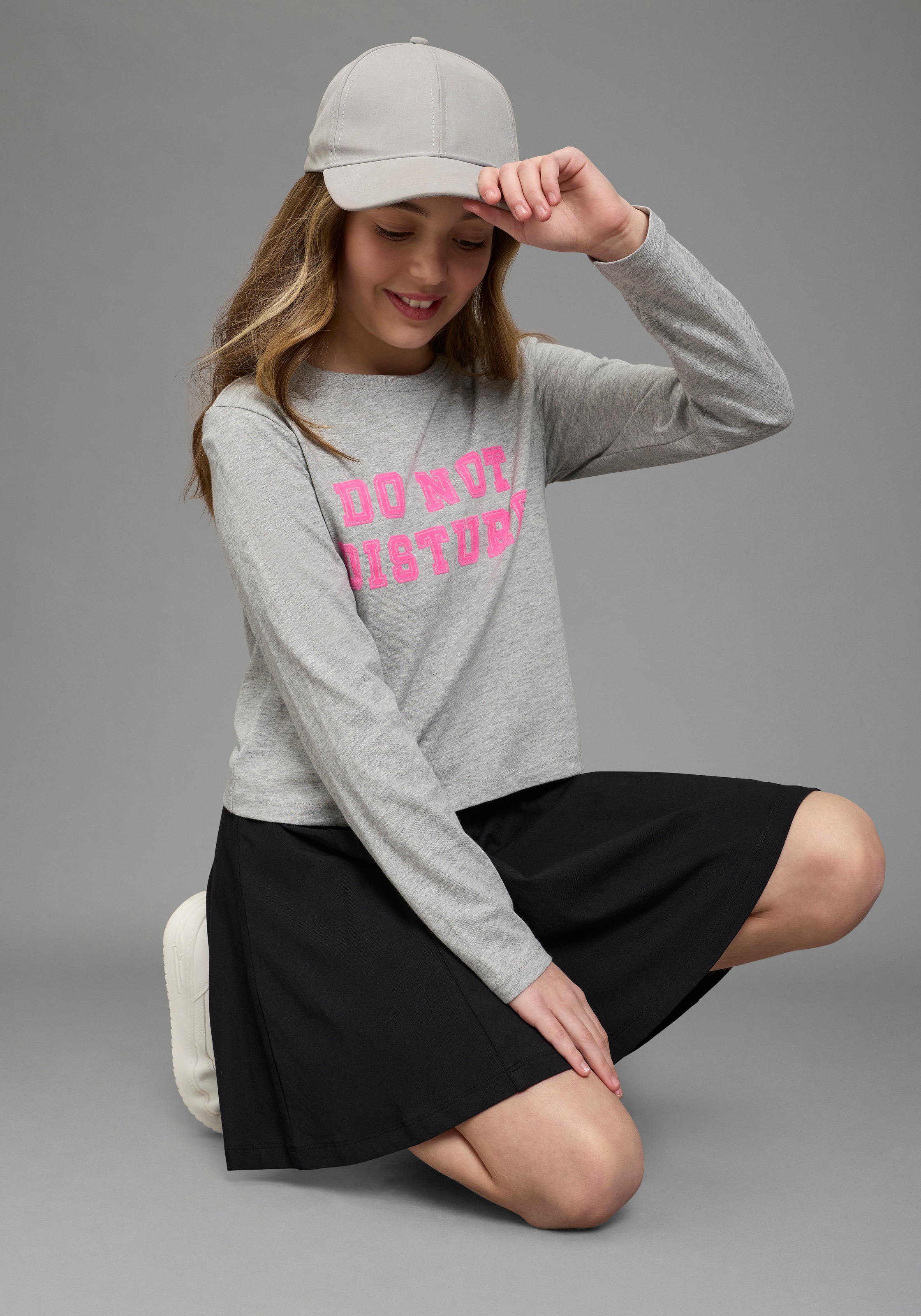 KIDSWORLD Langarmshirt »Langarmshirt mit Spruch: DO NOT DISTURB!« modischer Stil, Langarm, bedruckte Optik mit Statements