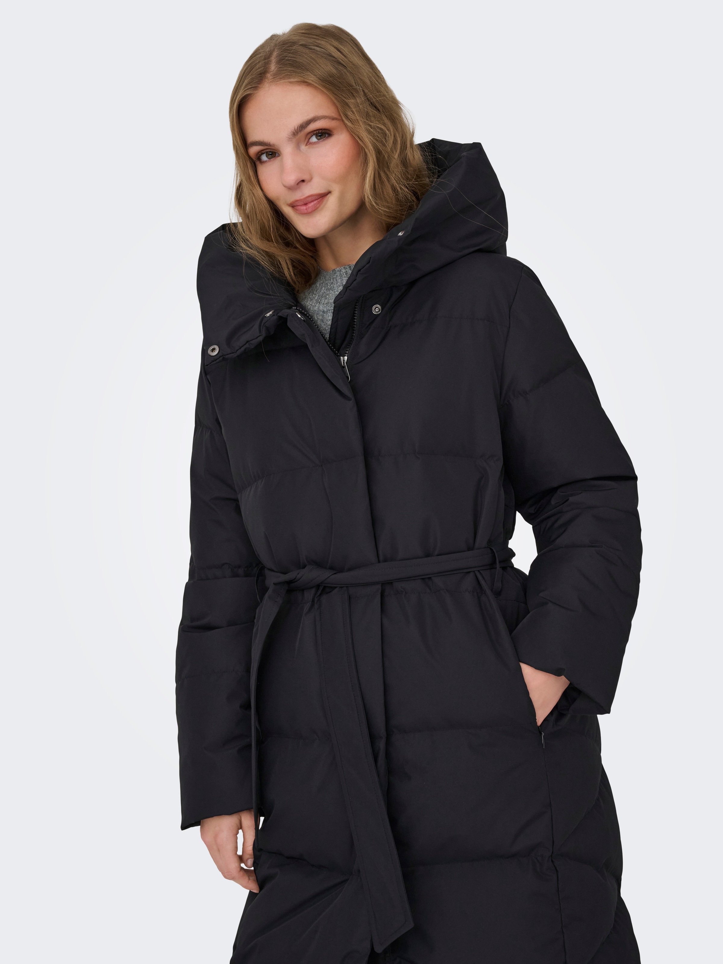 ONLY Manteau matelassé »ONLDAGMAR PUFFER BELT DOWN COAT OTW« Kunstfaser, leicht und warm gefüttert
