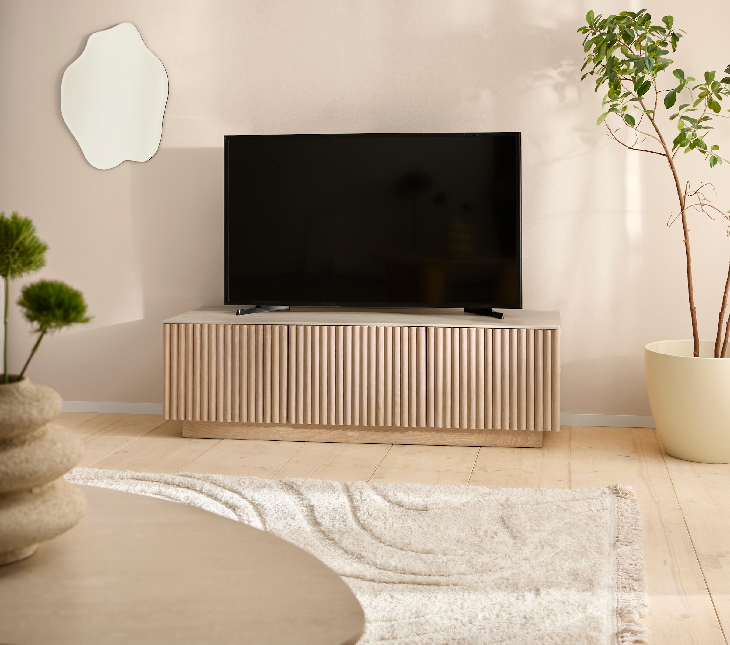homsy by Ana Johnson Meuble TV »Solva« Holzoptik aus Esche, geriffelte Front, Keramikplatte, Breite 138 cm