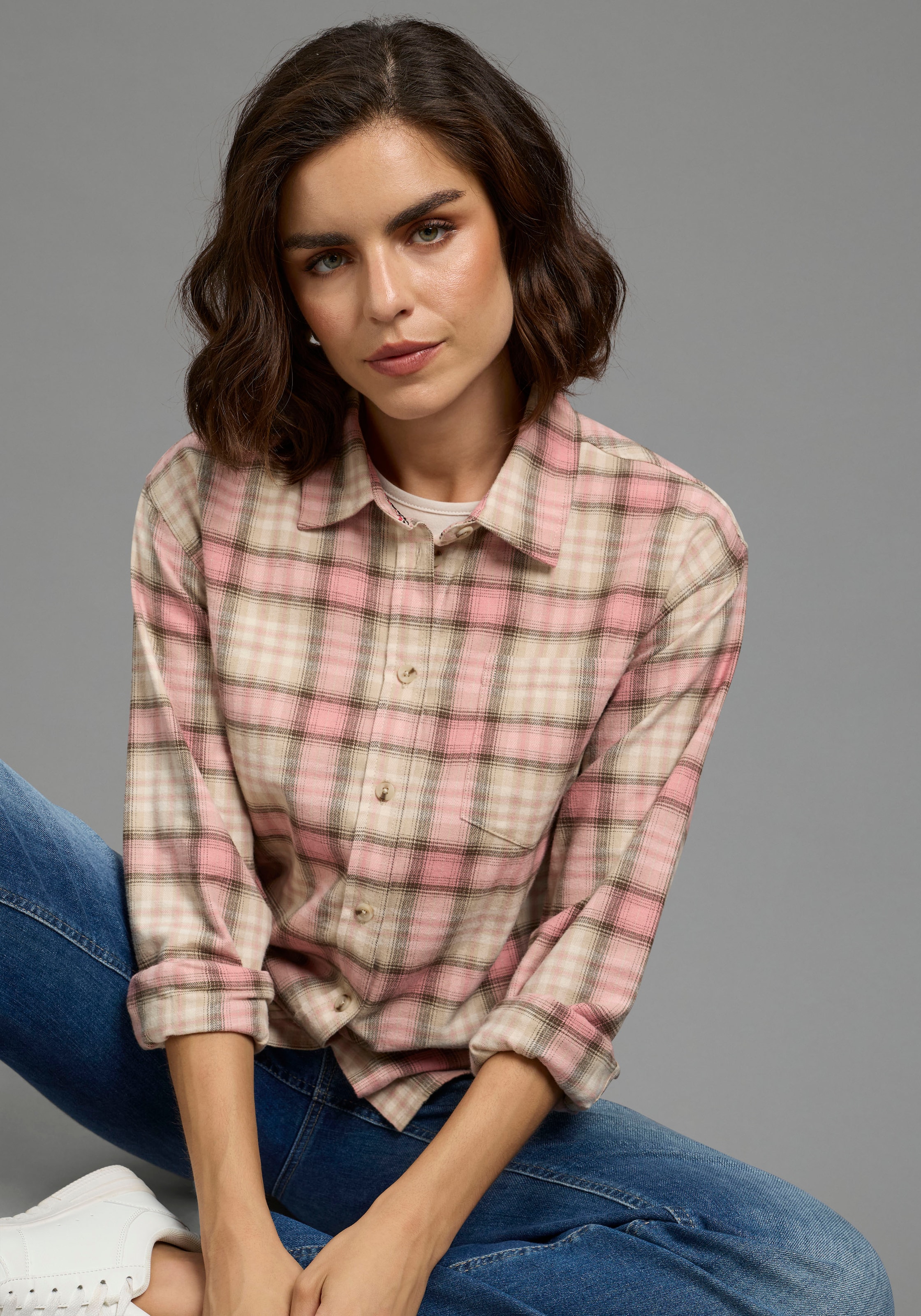 KangaROOS Hemdbluse Oversize-Passform, Langarm mit 1-Knopf-Manschette und Ärmelschlitz