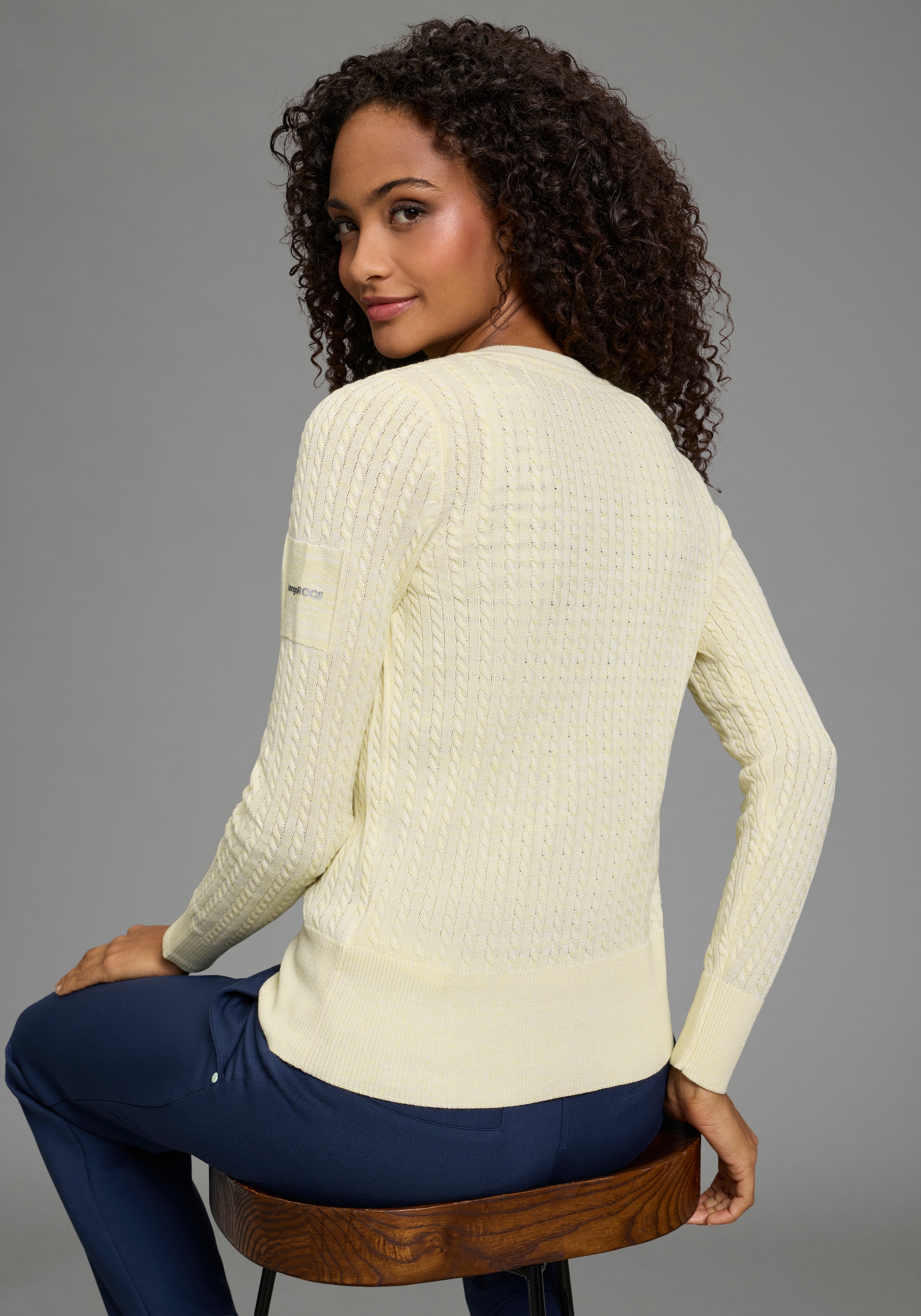 KangaROOS Strickjacke Strickjacke mit Zopfmuster in mélange Optik - NEUE-KOLLEKTION