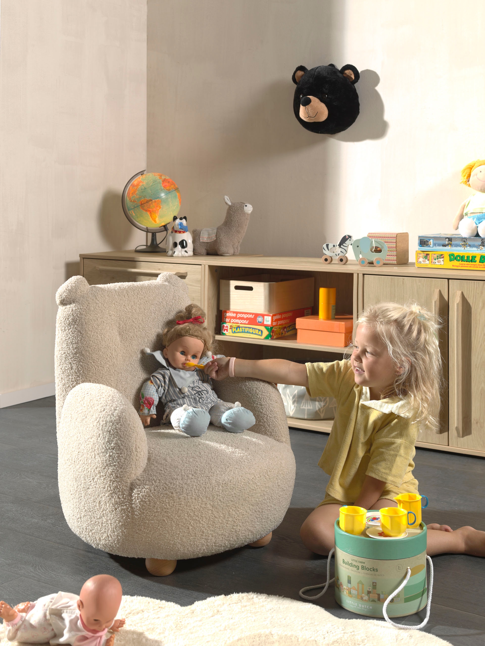 Vipack Sessel »für Kinder in verspielter Optik, ein Highlight für das Kinderzimmer« B: 60 x H: 66 x T: 64 cm, Füsse aus Massivholz,  Bezug flauschiger Bouclé Stoff, zwei Farben zur Wahl