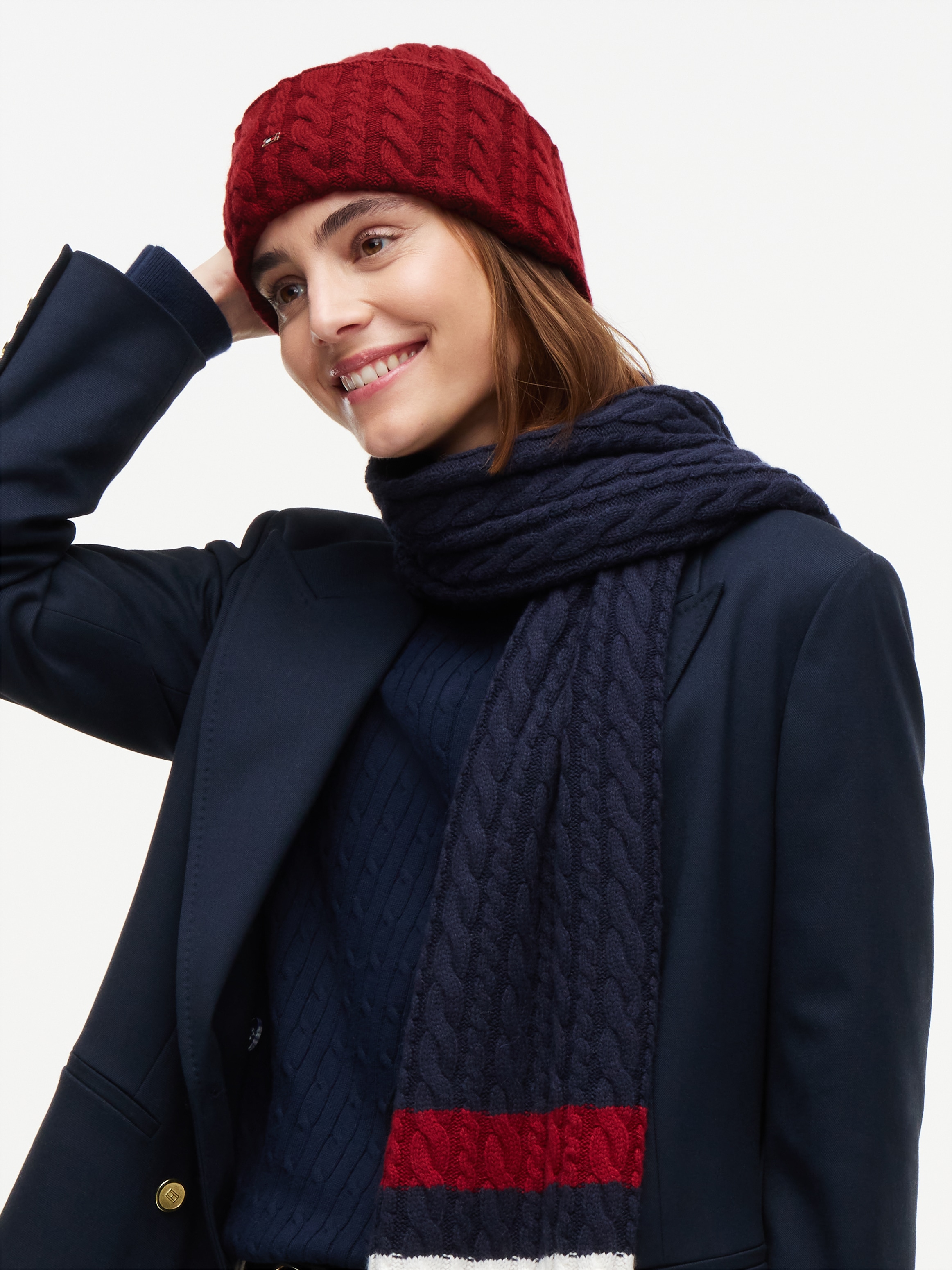 Tommy Hilfiger Beanie »ENAMEL FLAG CABLE« mit Alpakawolle und Zopfmuster