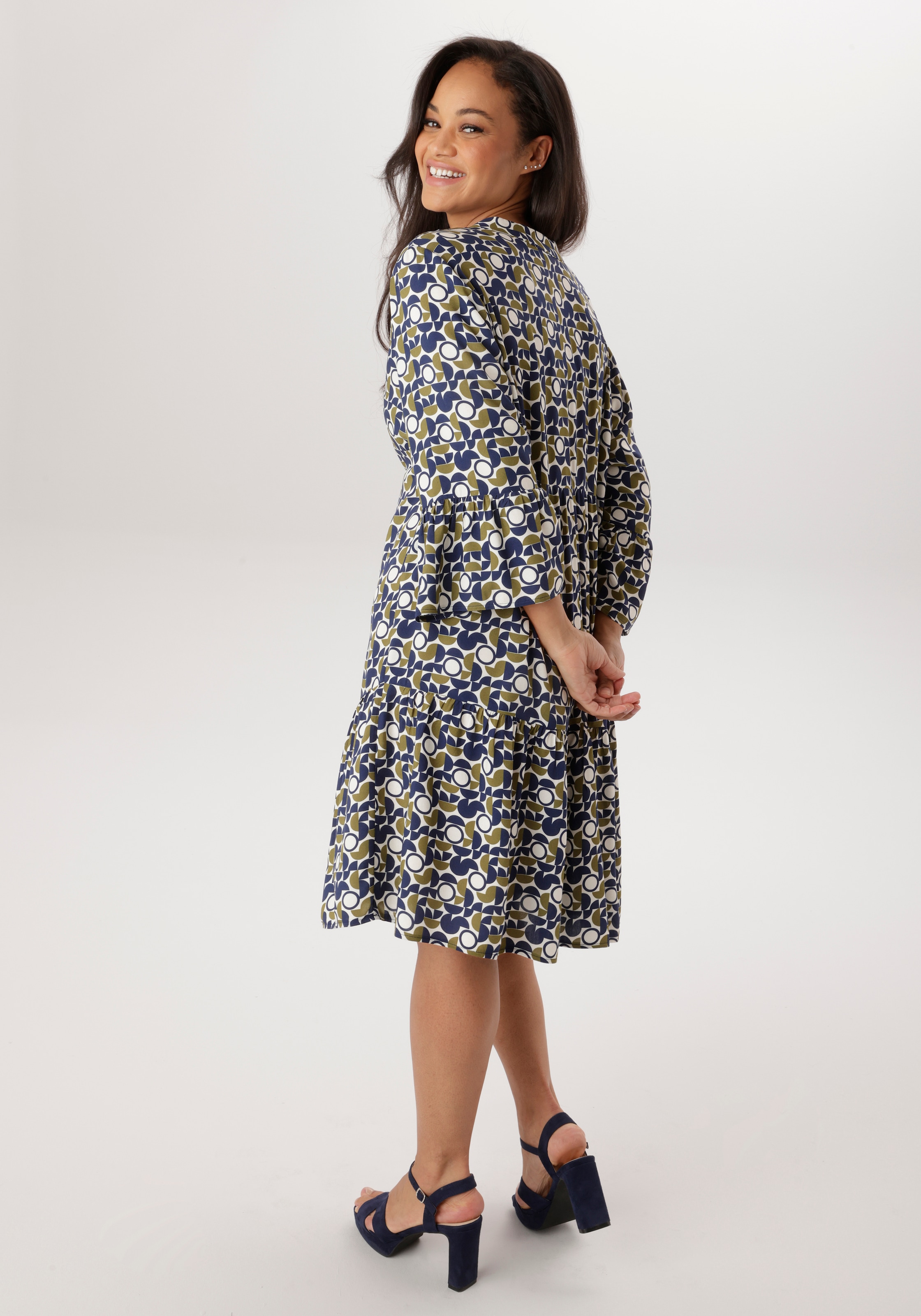 Aniston PLUS Robe d'été mit modernem Punkte-Druck