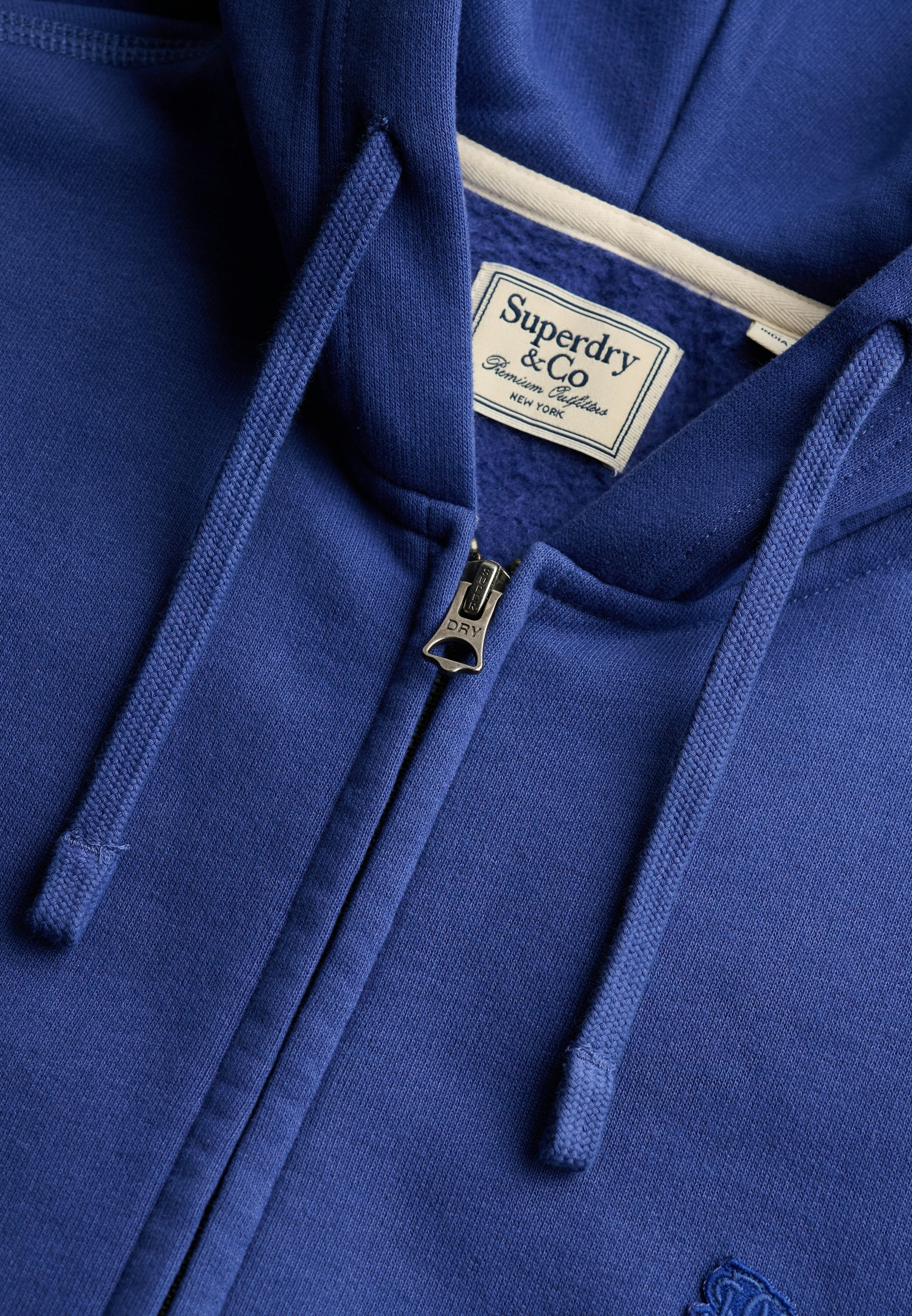 Superdry Sweat à capuche »ESSENTIAL SDCO LOGO ZIPHOOD« mélange coton, coupe régulière