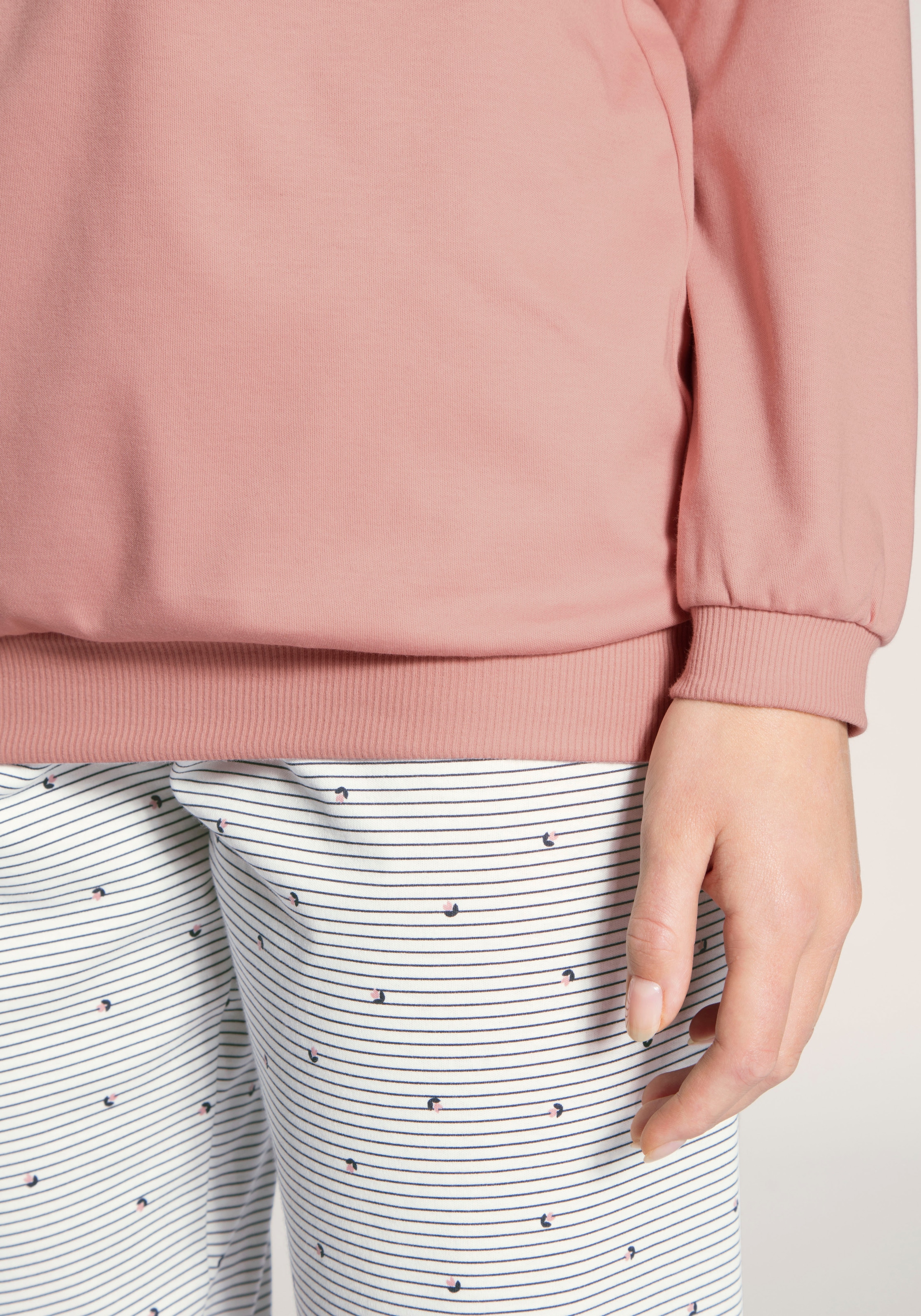 CALIDA Schlafanzug »Sweet Dreams« 2 tlg. Interlock-Qualität, Langarm, Gummibund, Rundhals, bequem