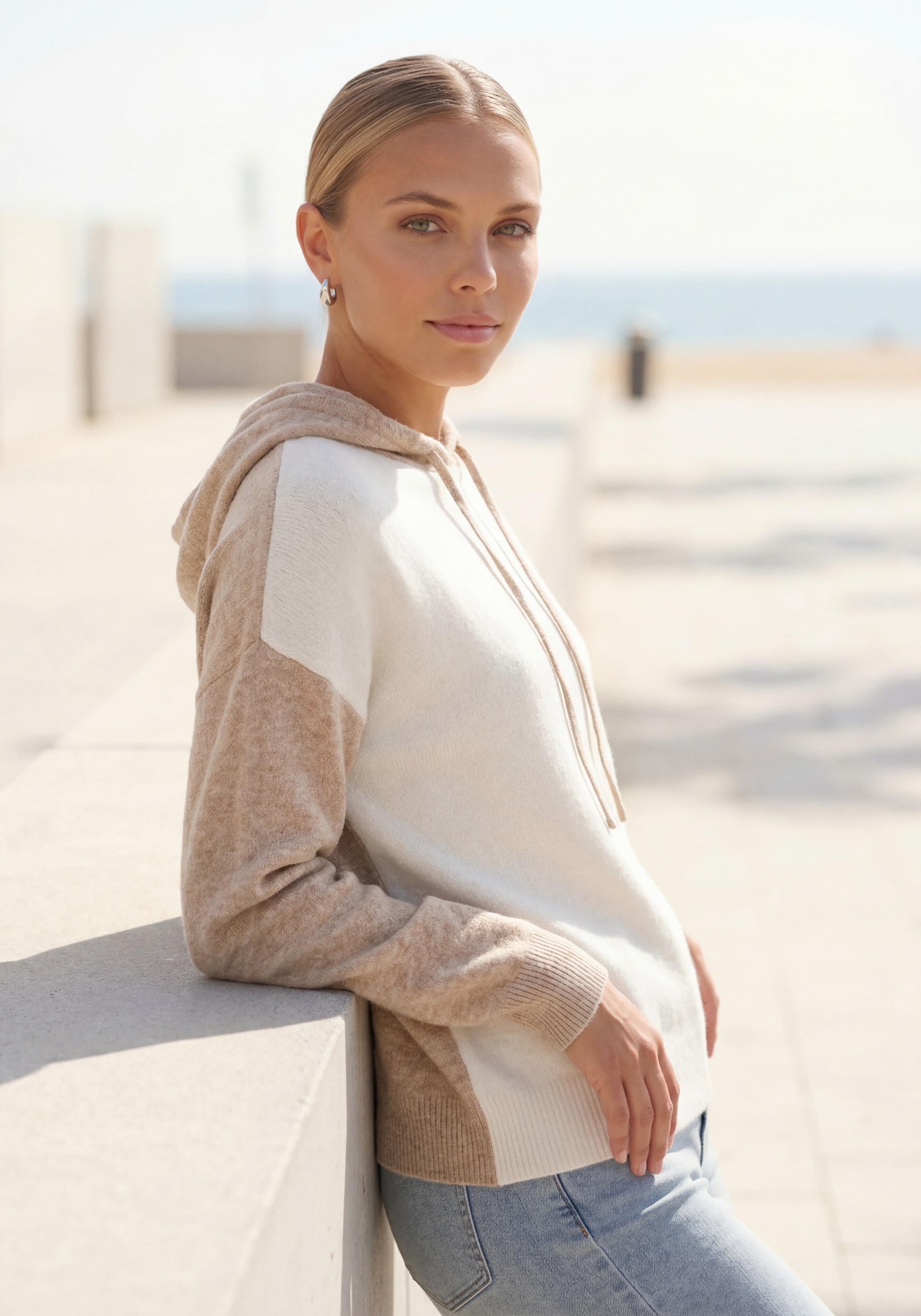 Vivance Pull à capuche »in lässiger Colorblock-Optik aus softer Strickware« Pullover mit Kapuze, Kuschelpullover, locker und kaschierender Schnitt