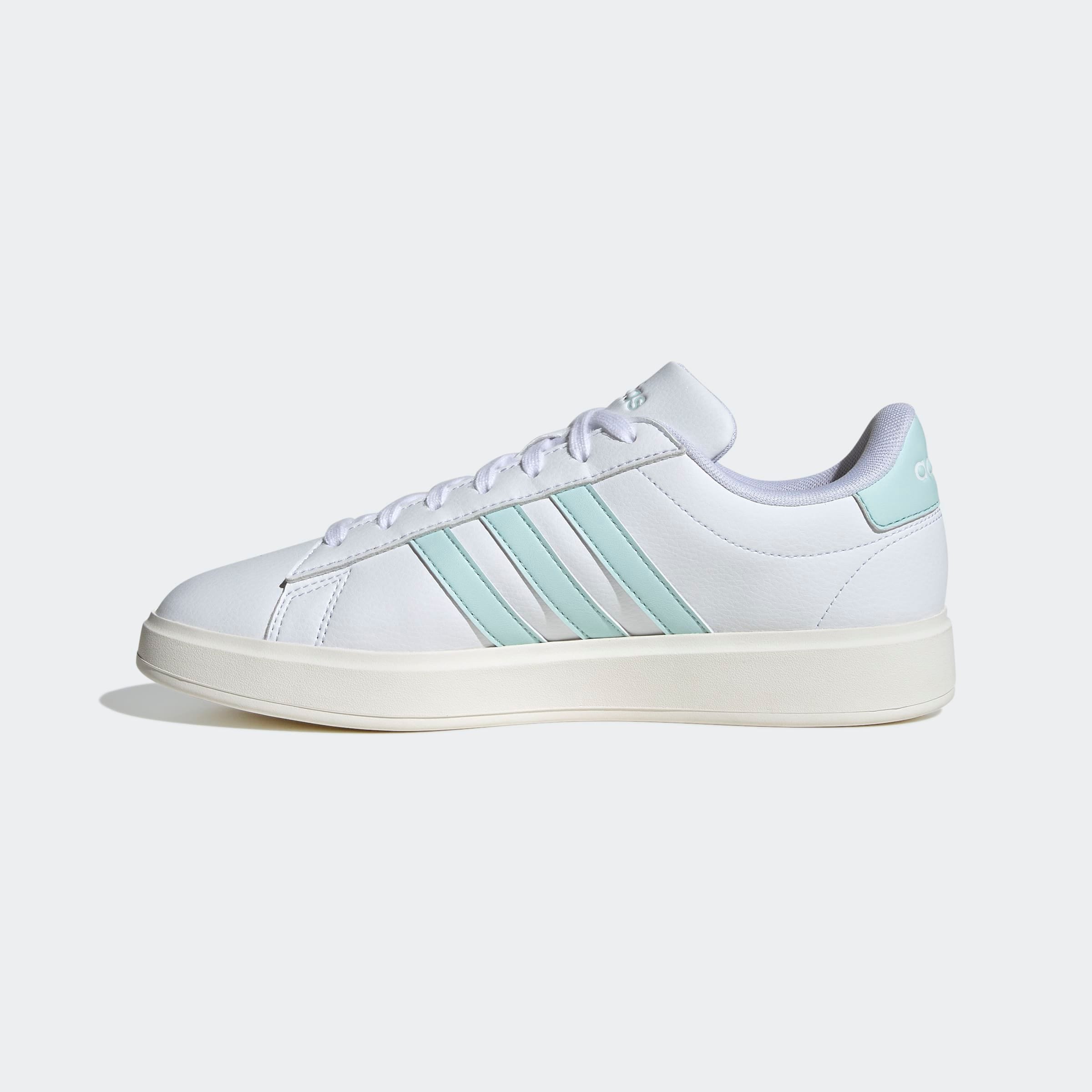 adidas Sportswear Sneaker »GRAND COURT CLOUDFOAM LIFESTYLE COURT COMFORT«  Design auf den Spuren des adidas Superstar