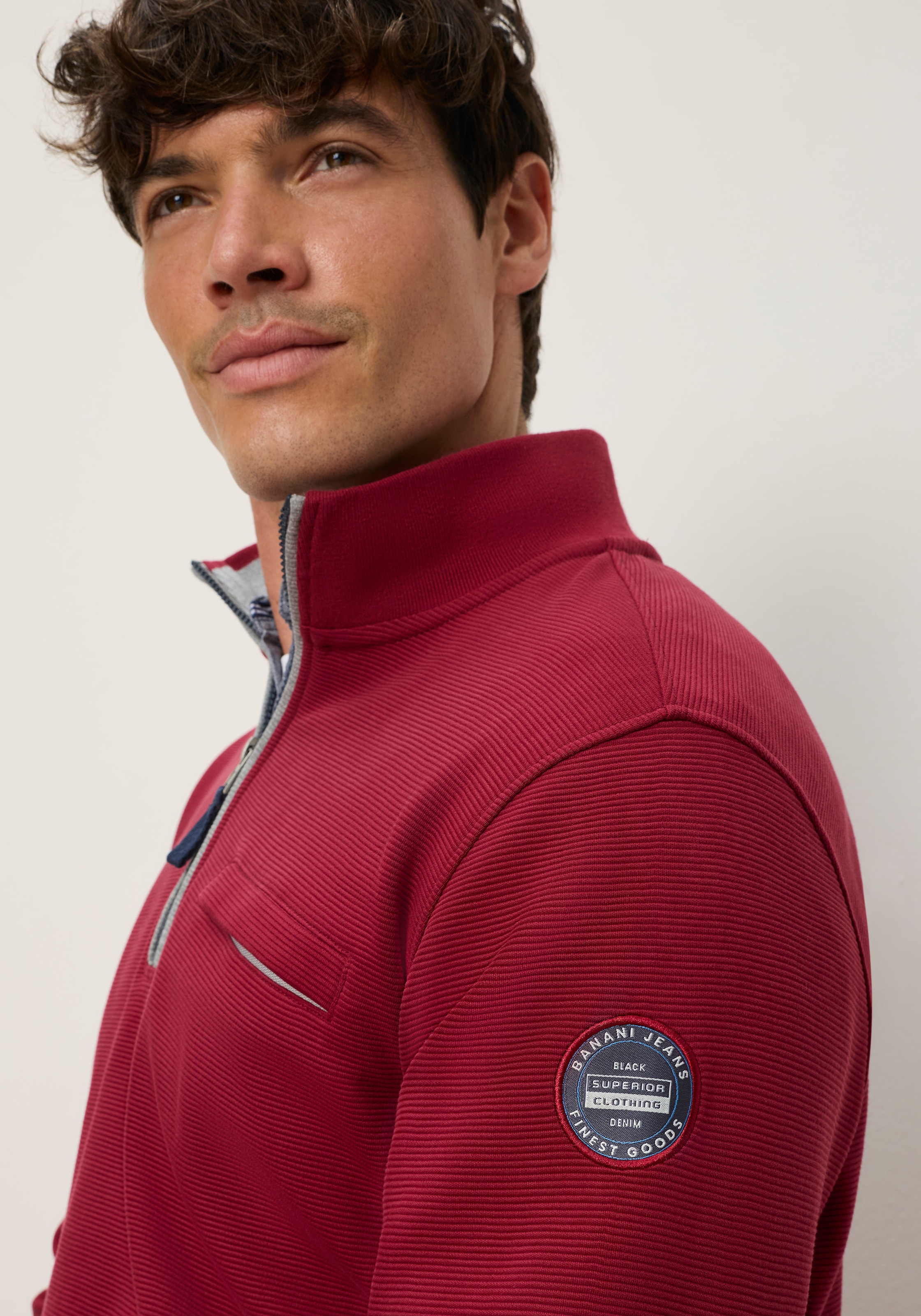 Man's World Sweatshirt »- Sportiv gepflegte Optik für Alltag und Freizeit«, Wertiger Oberstoff, markante Kontrastakzente, moderner Freizeit-Look
