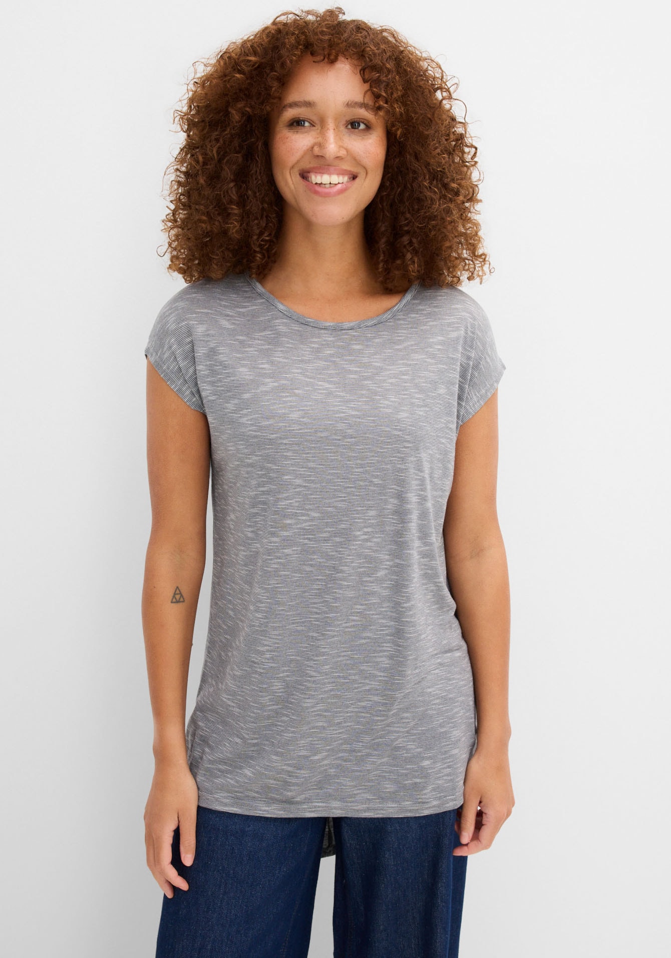 bonprix T-shirt long »Longshirt aus Viskose-Mischung« lässige Passform, längeres Rückenteil, abgerundeter Saum