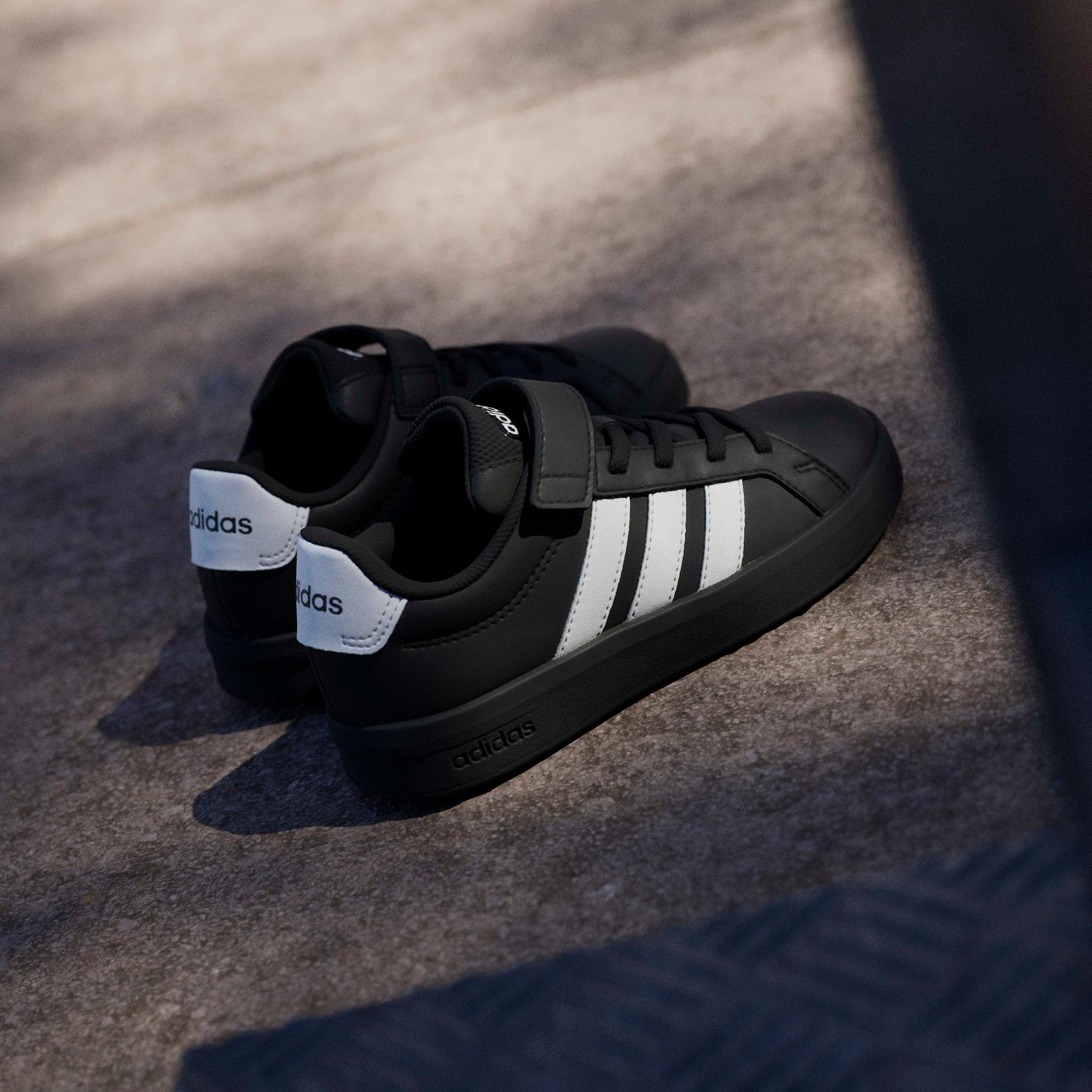 adidas Sportswear Sneakers »GRAND COURT 3.0 SCHUHE FÜR KINDER«  mit Klettverschluss, für Kinder
