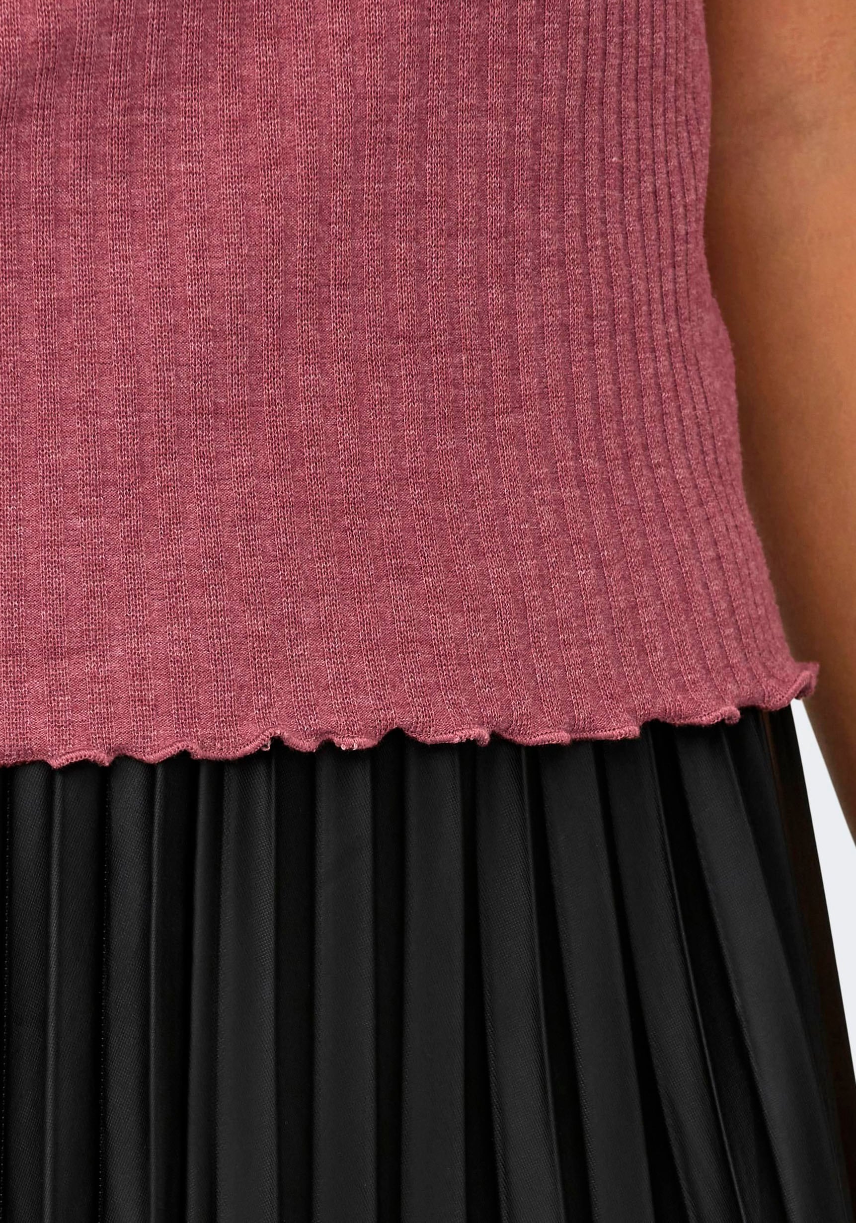 ONLY Shirt à col rond »ONLEMMA S/S SHORT TOP NOOS JRS« col rond, tendance, coupe régulière, bord ondulé, uni