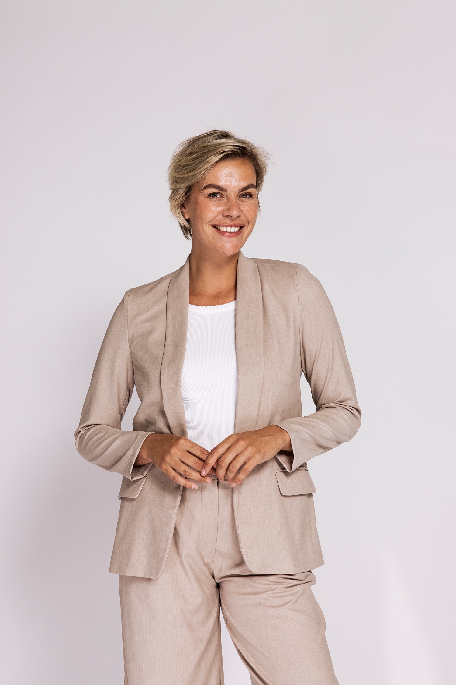 Zhrill Veste blazer »HELEN« style moderne, uni, coupe normale, avec poches à rabat